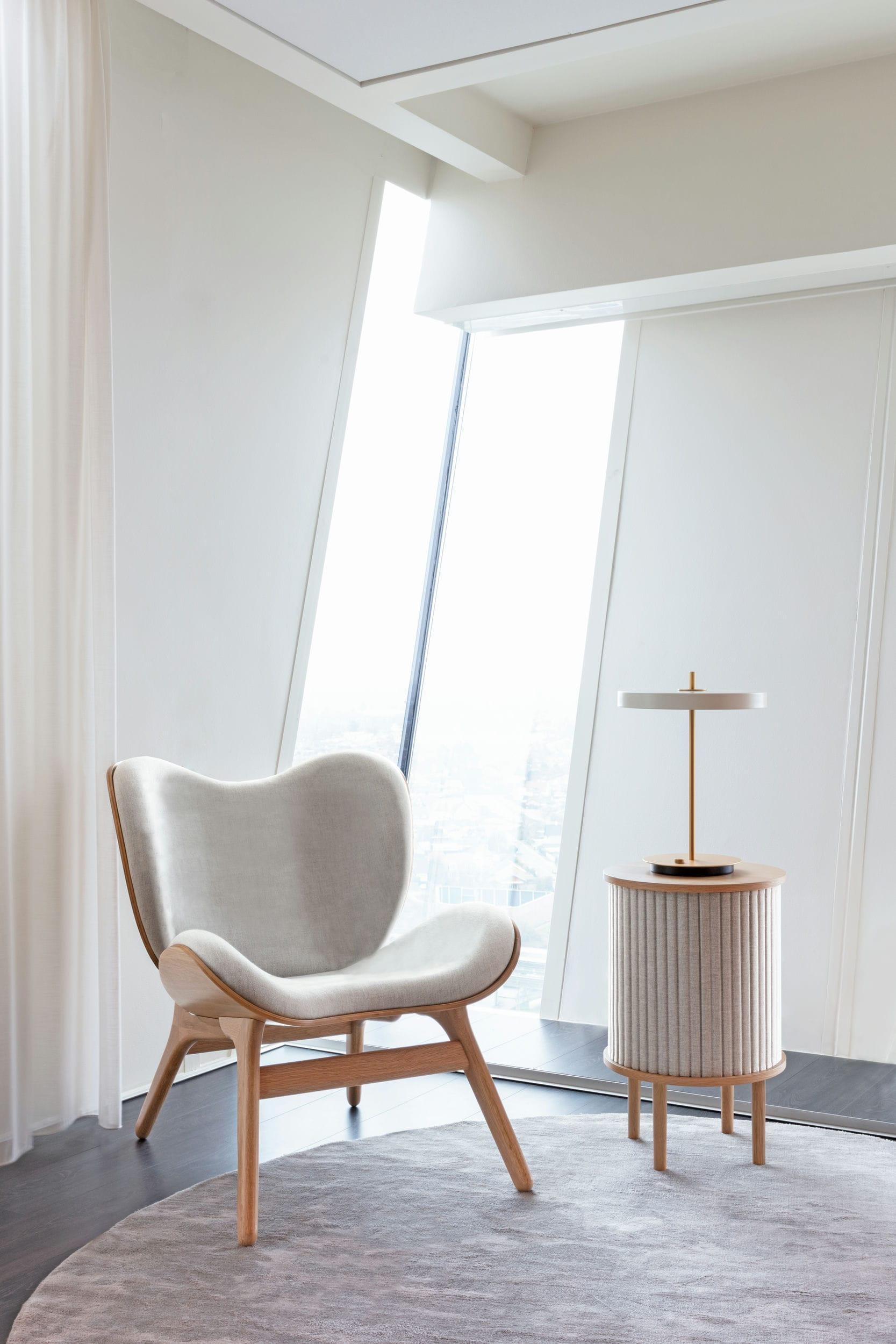 Stolik boczny AUDACIOUS baby blue z dębem UMAGE Eye on Design