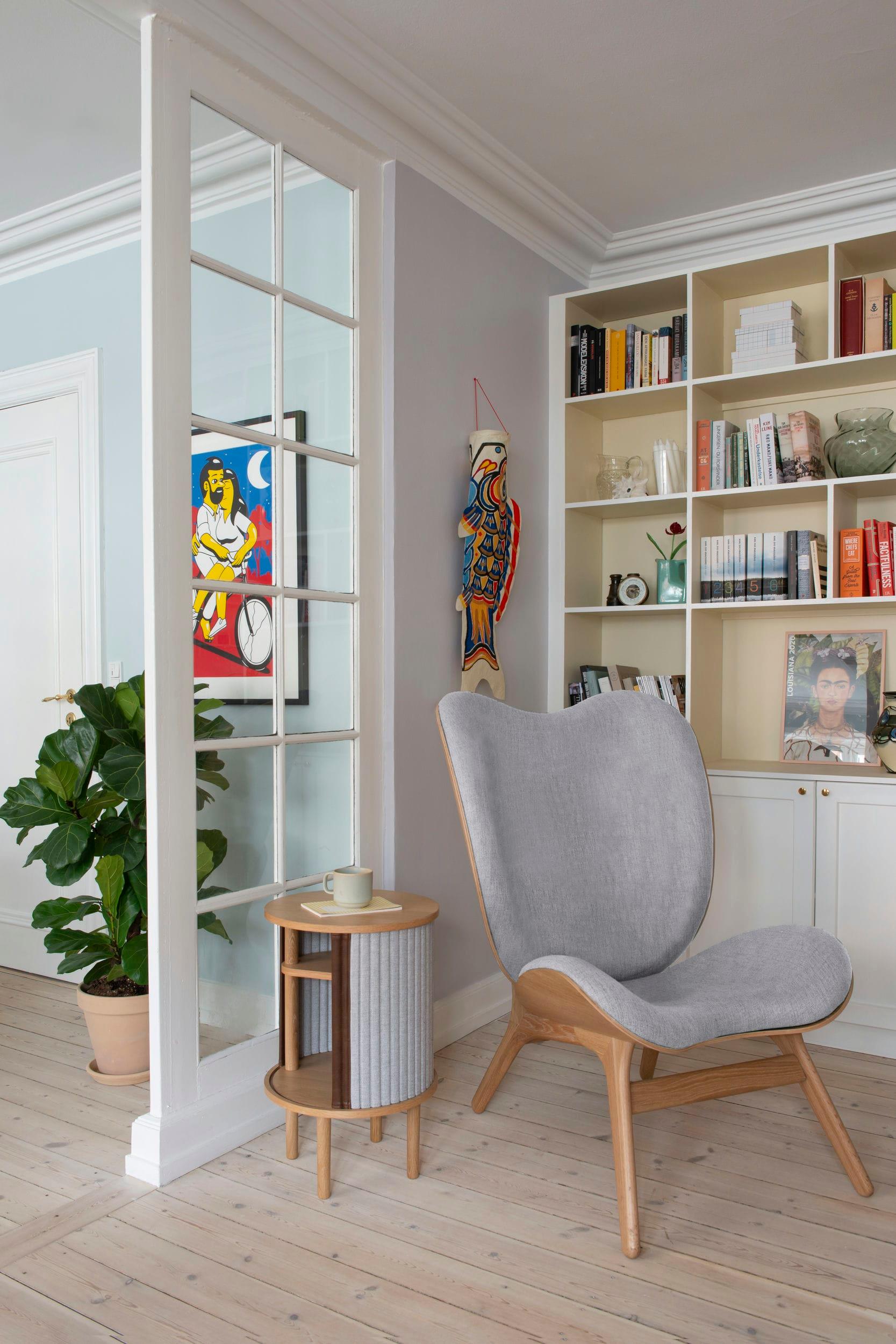 Stolik boczny AUDACIOUS baby blue z dębem UMAGE Eye on Design