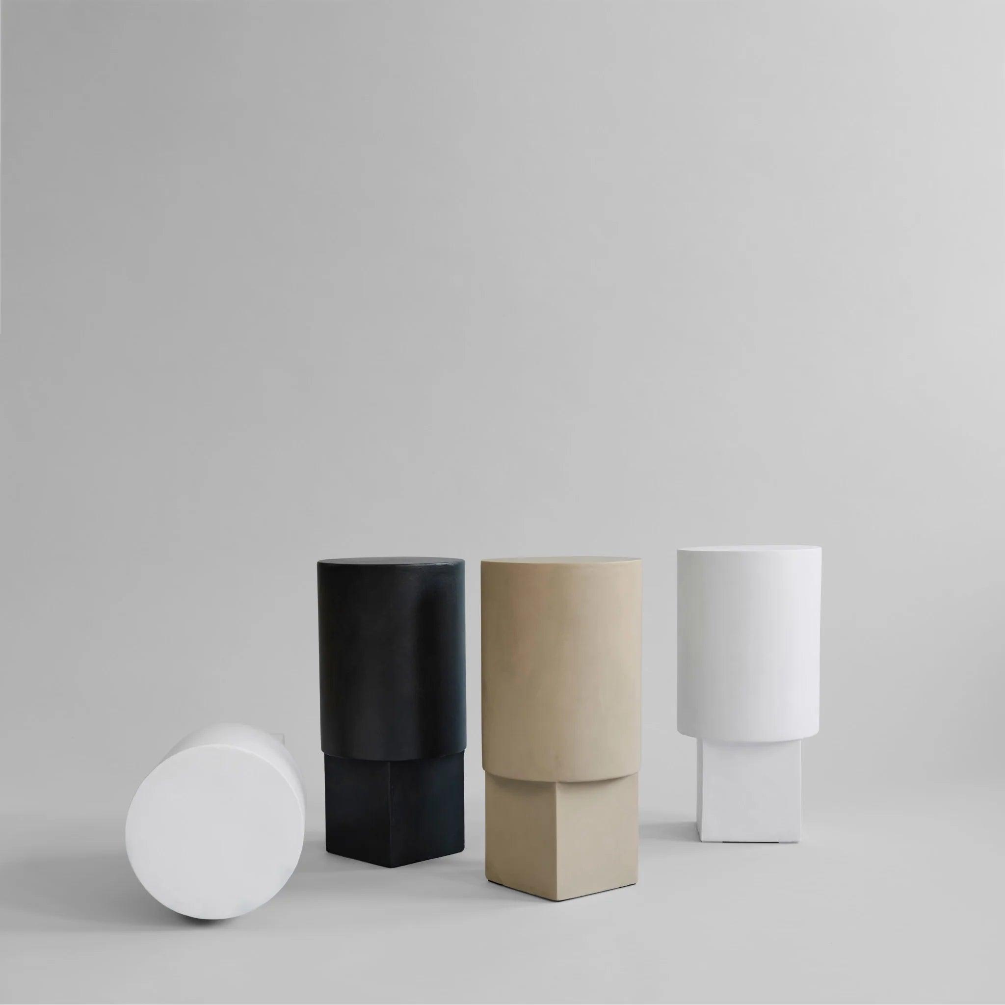 Stolik boczny COLUMN piaskowy 101 Copenhagen Eye on Design