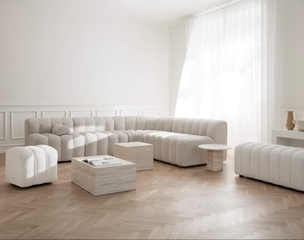 Stolik boczny CUBISM piaskowy z trawertynu NORR11 Eye on Design