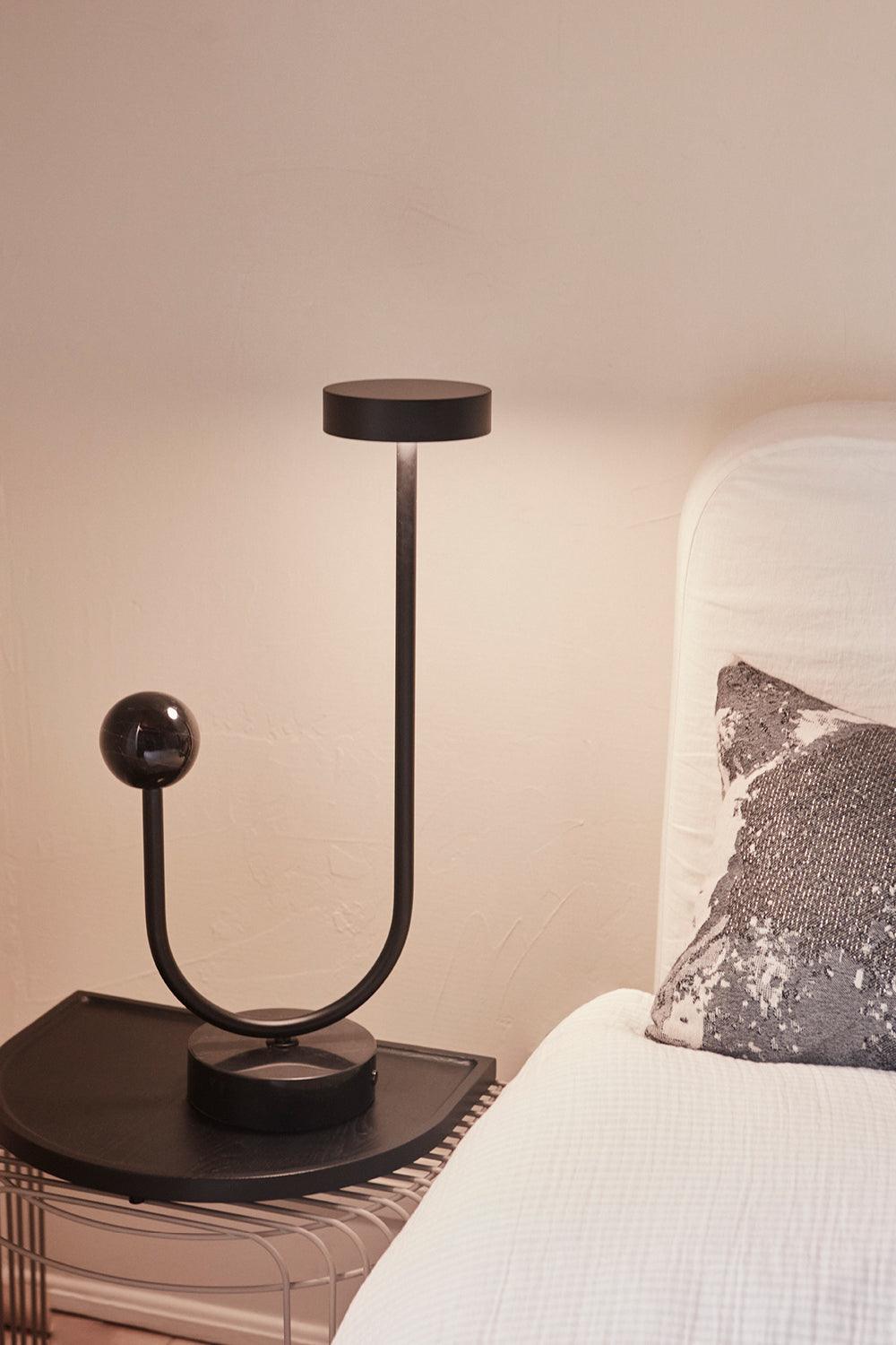 Stolik boczny CURVA taupe AYTM Eye on Design