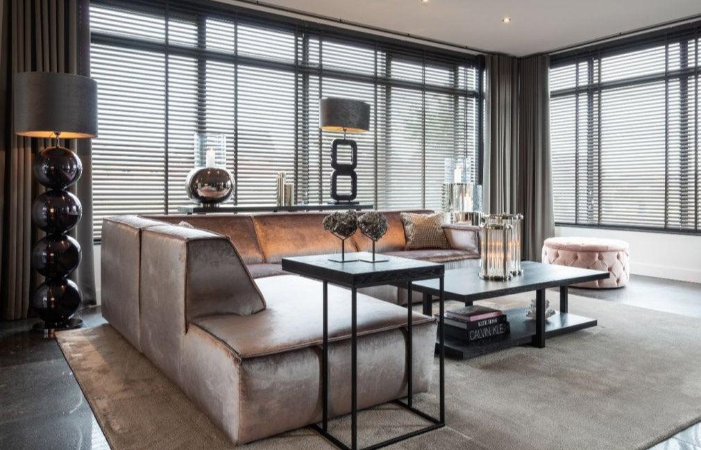 Stolik boczny OAKURA czarny fornir dębowy Richmond Interiors Eye on Design