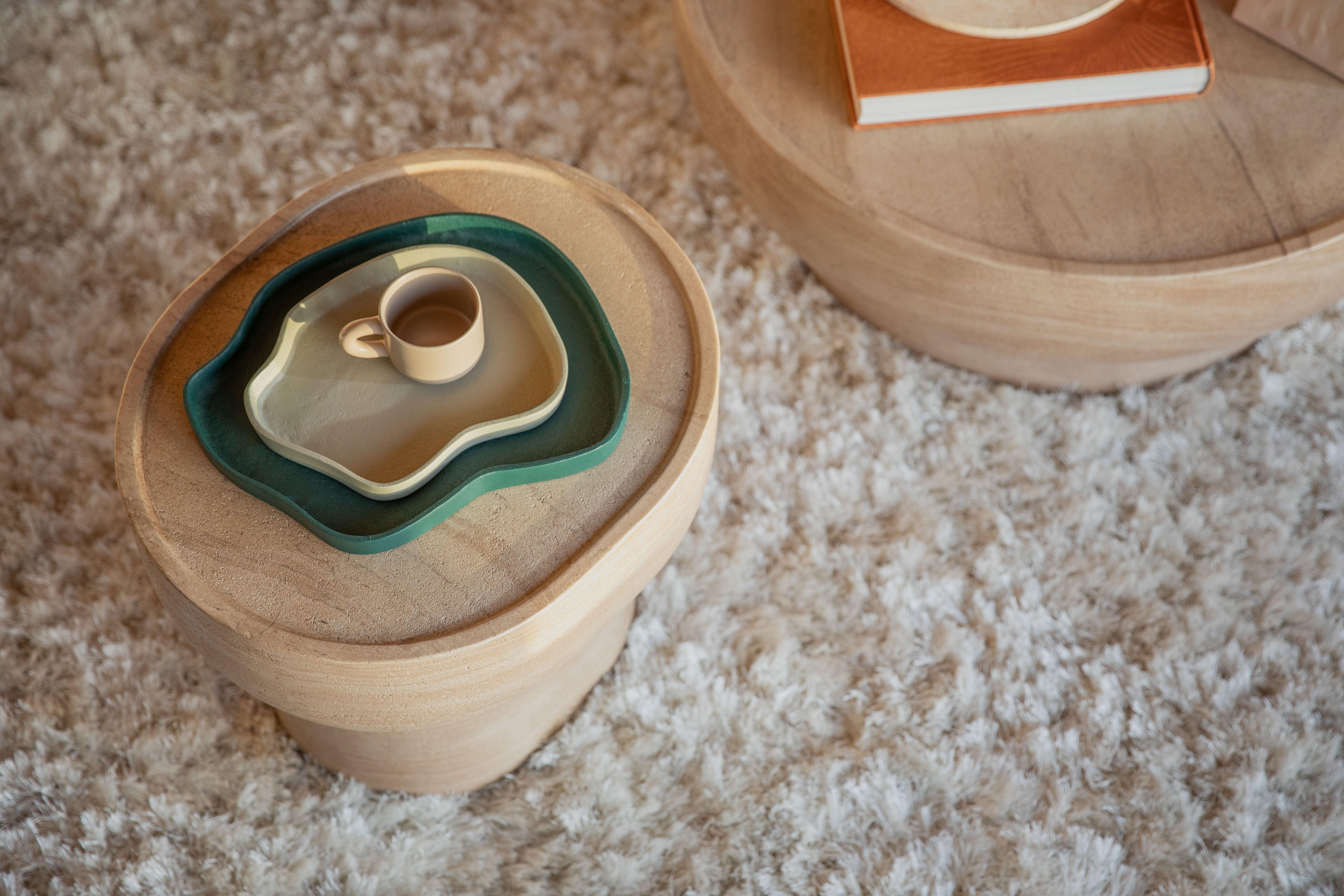 Stolik boczny okrągły NOBLE beżowy Zuiver Eye on Design