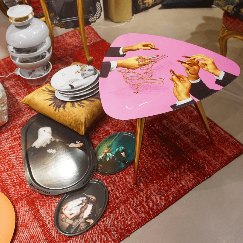 Stolik LIPSTICKS różowy Seletti Eye on Design