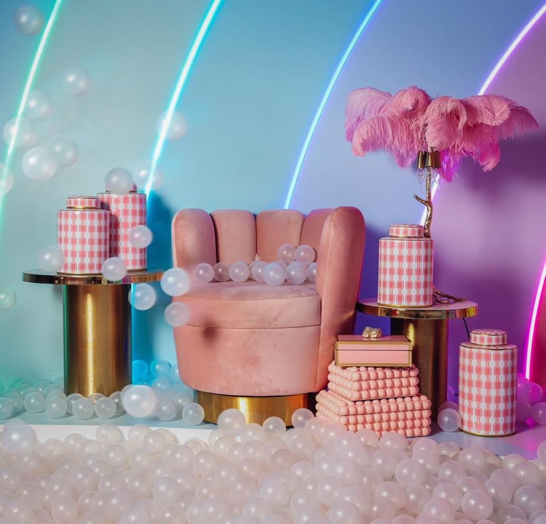 Stolik NAYA beżowy ze złotą podstawą Richmond Interiors Eye on Design