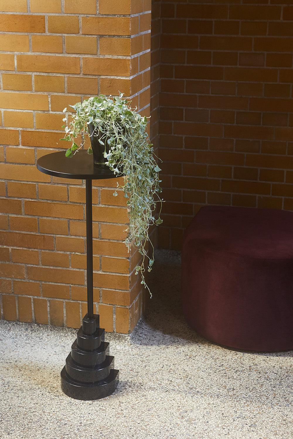 Stolik okrągły SOLUM czarny AYTM Eye on Design