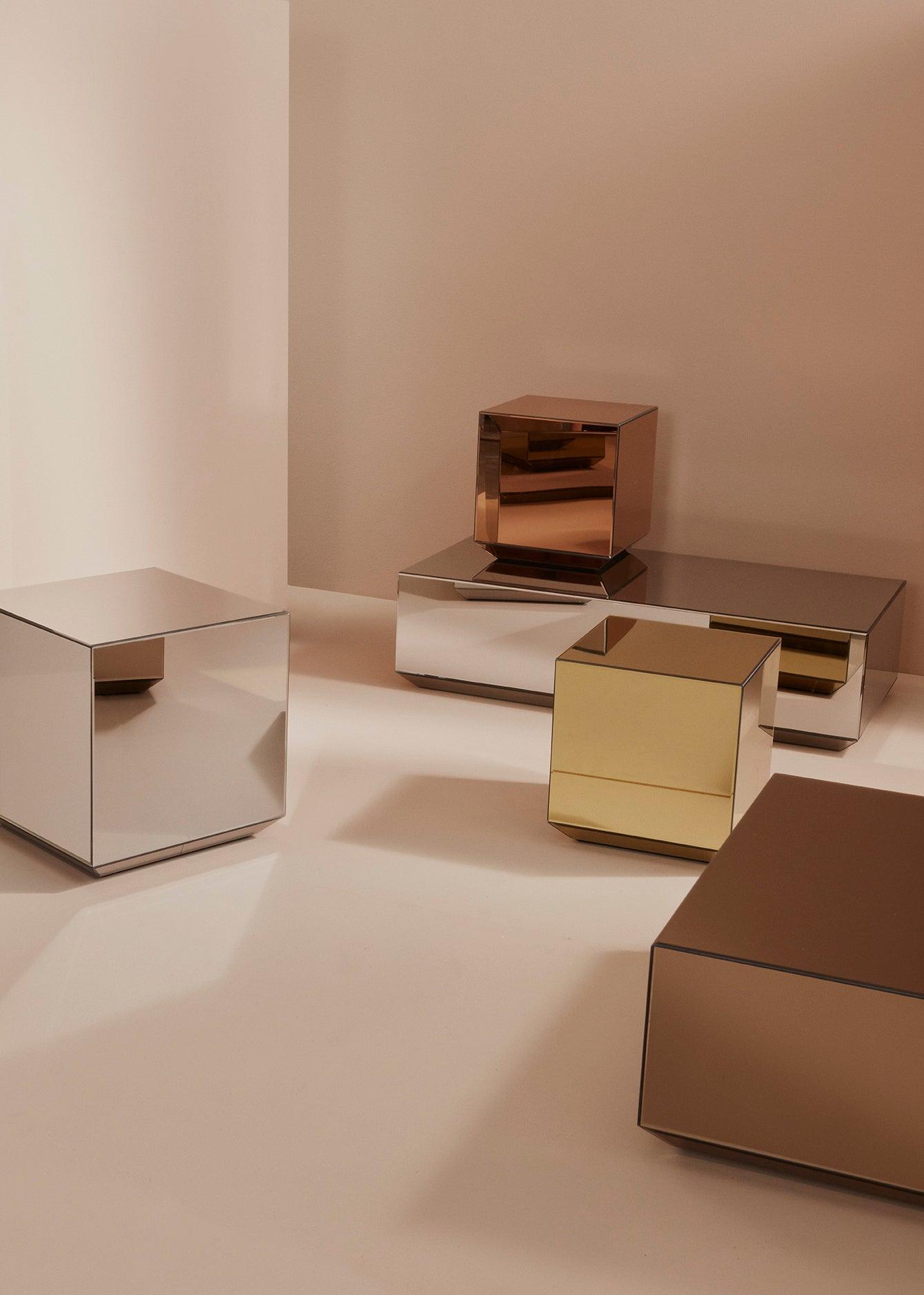 Stolik SPECULUM różowy AYTM Eye on Design