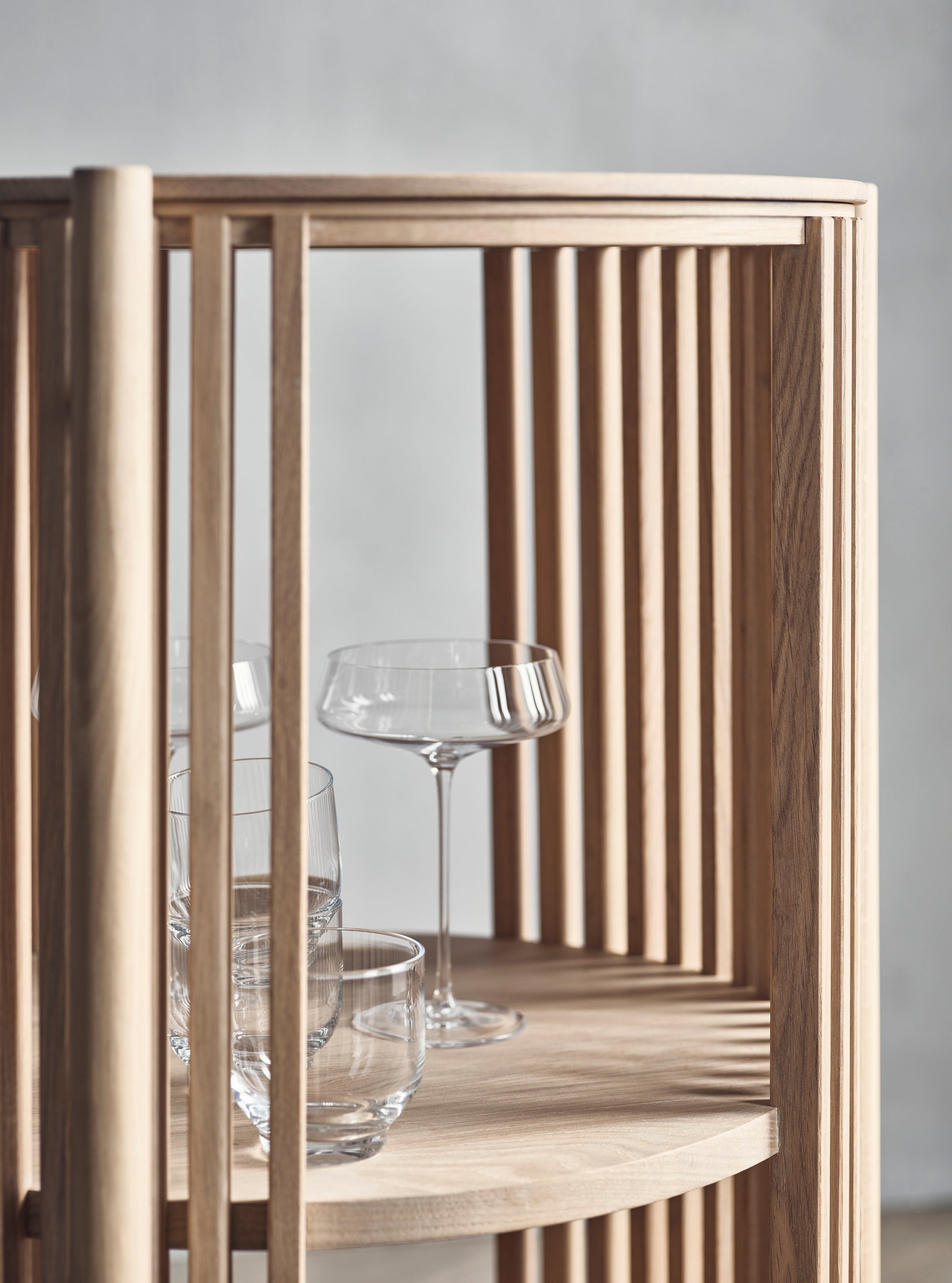 Barový stolek STORY z dubového dřeva