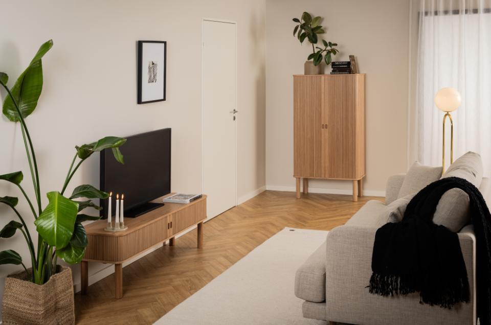 Szafa LANGLEY drewniany Actona Eye on Design