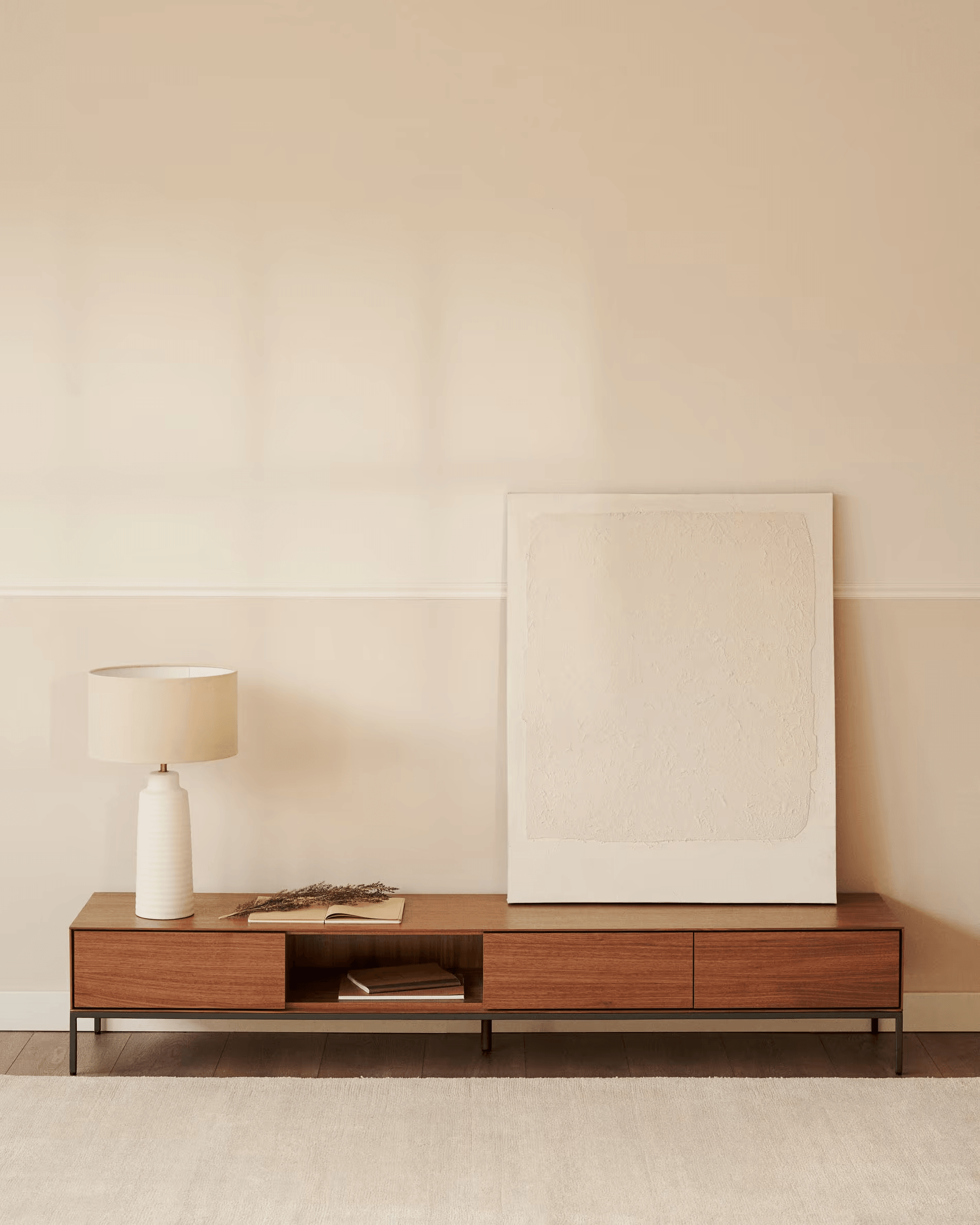 Szafka RTV VEDRANA fornir orzechowy La Forma Eye on Design