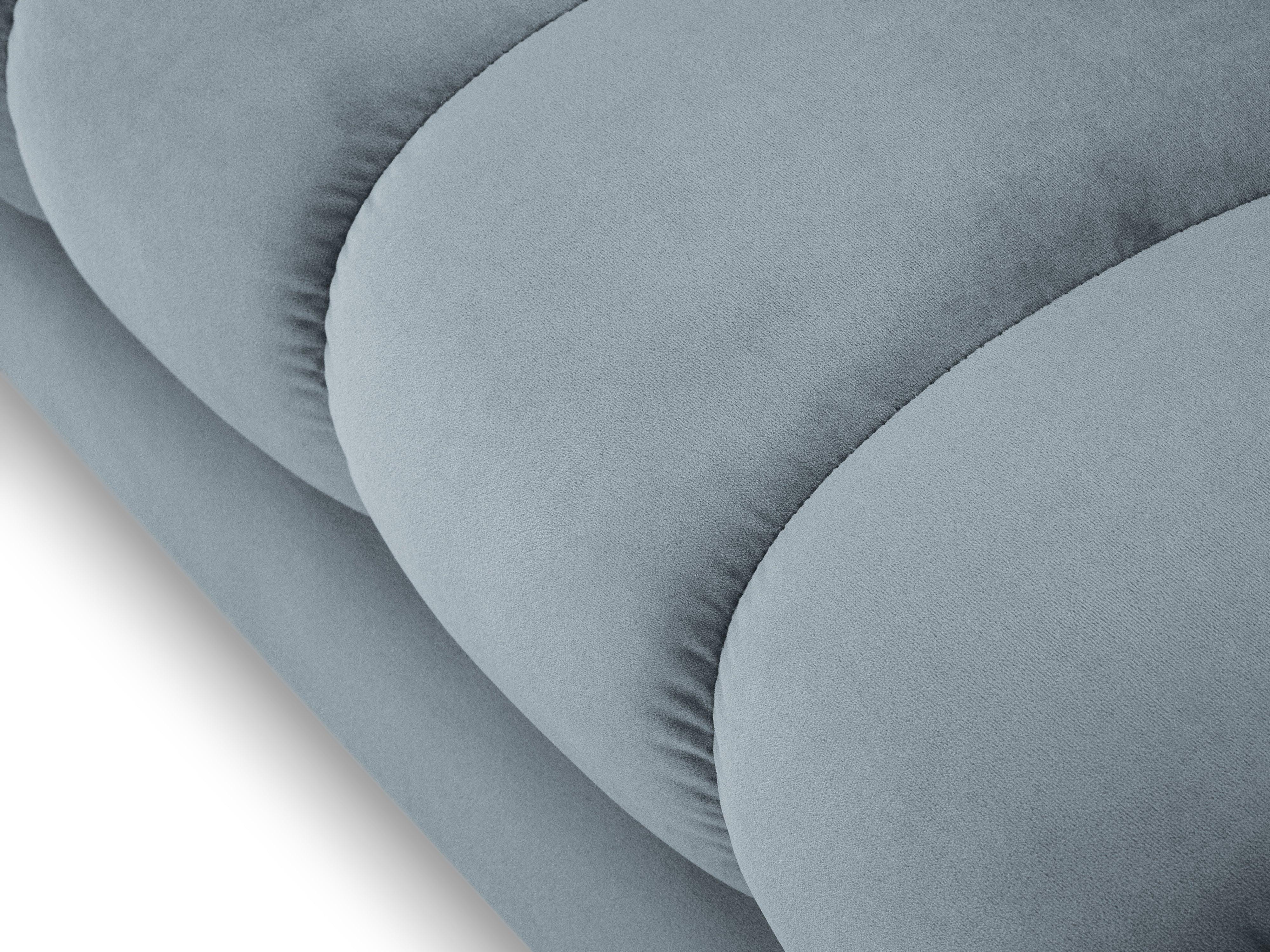 Szezlong aksamitny lewostronny BALI jasnoniebieski z czarną podstawą Cosmopolitan Design Eye on Design