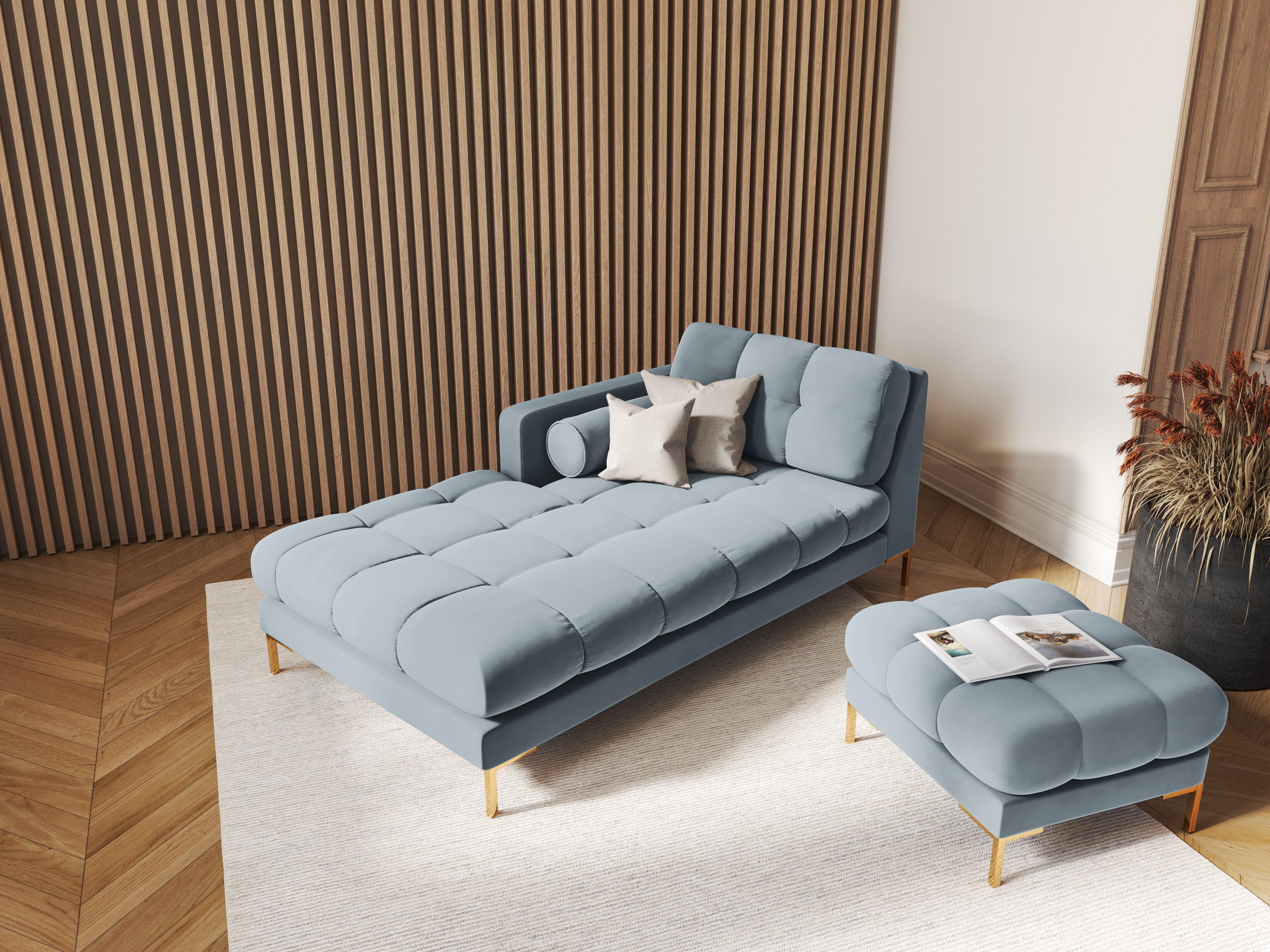 Szezlong aksamitny lewostronny BALI jasnoniebieski ze złotą podstawą Cosmopolitan Design Eye on Design