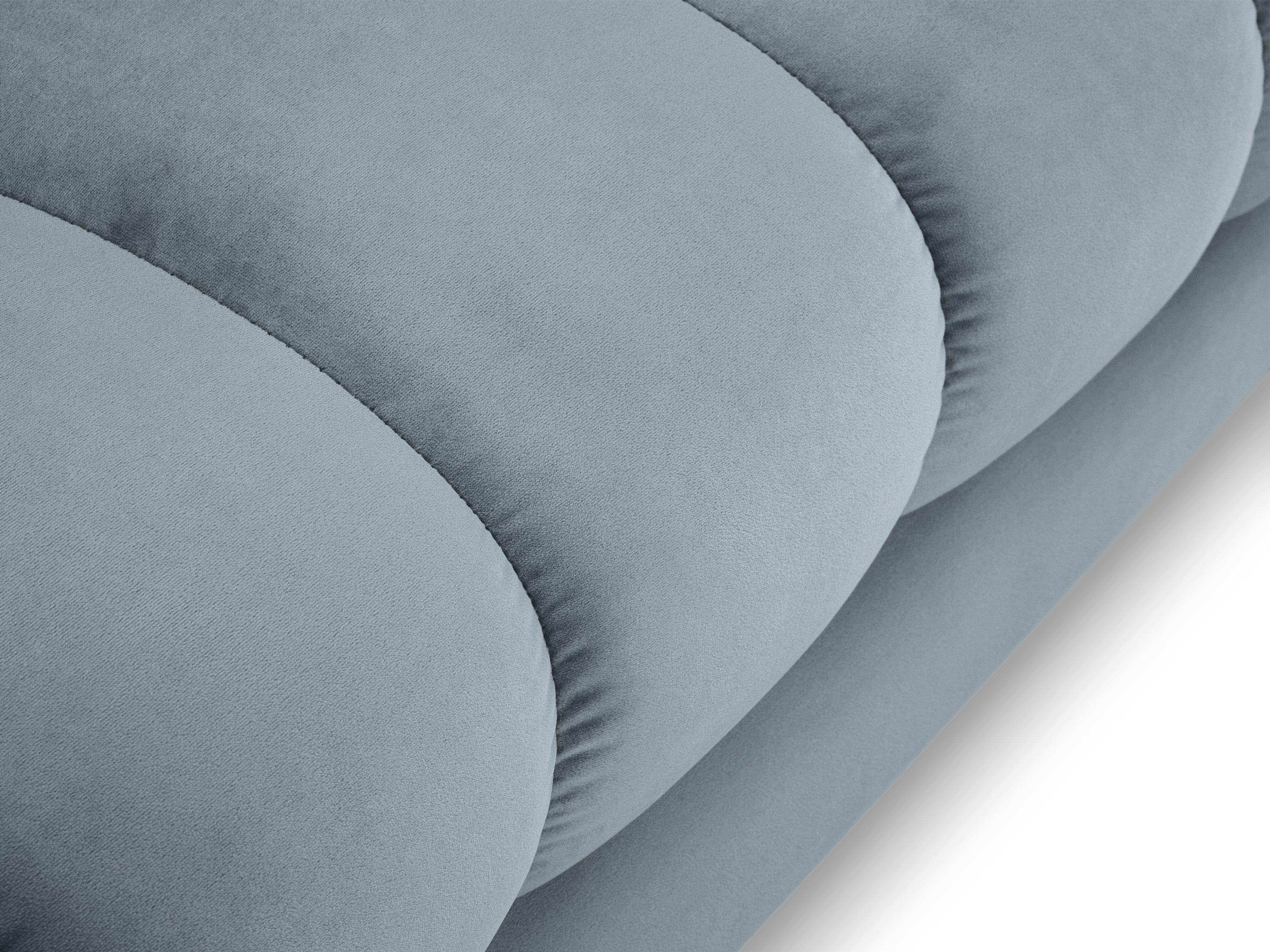 Szezlong aksamitny prawostronny BALI jasnoniebieski z czarną podstawą Cosmopolitan Design Eye on Design