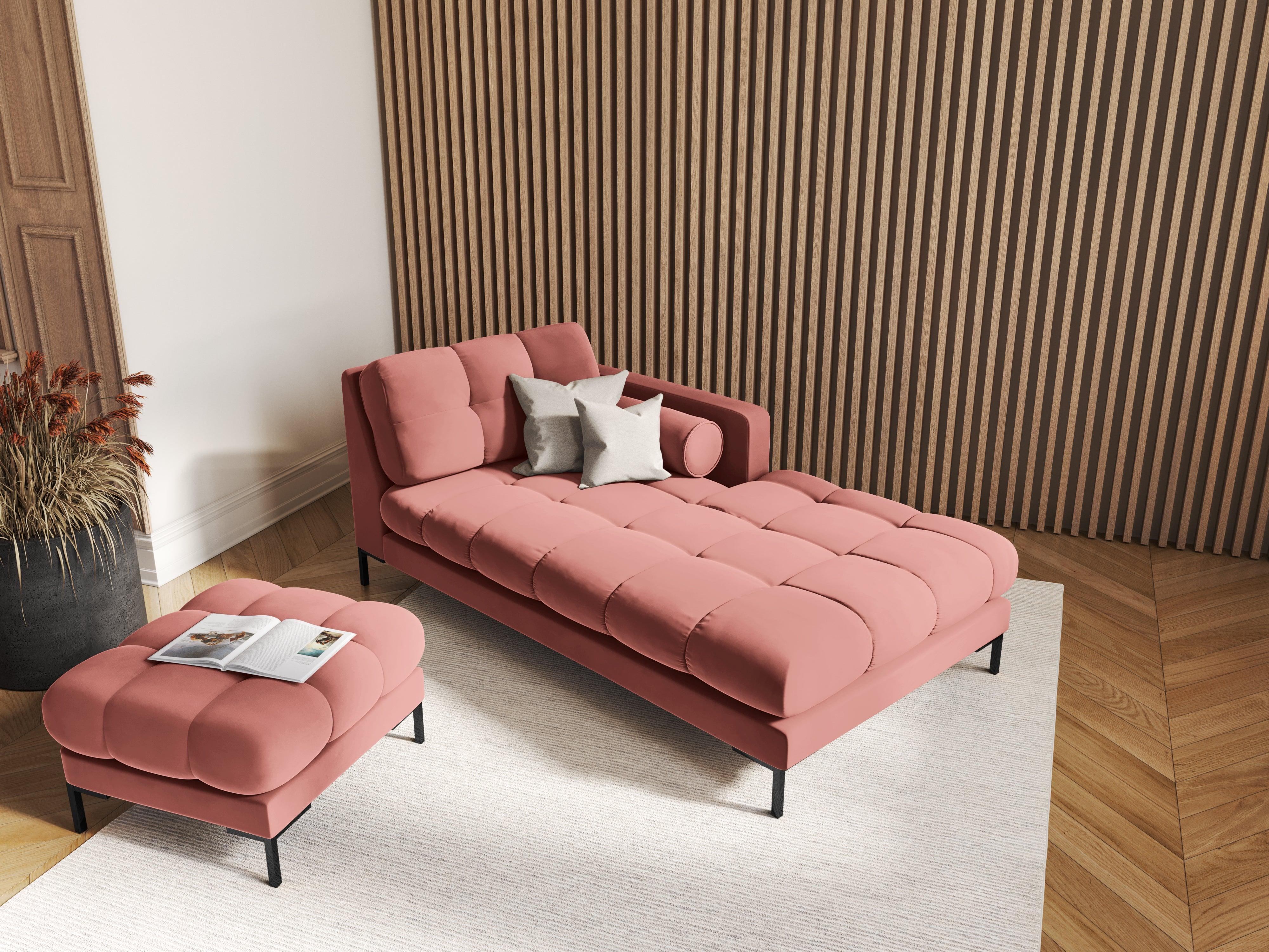Szezlong aksamitny prawostronny BALI różowy z czarną podstawą Cosmopolitan Design Eye on Design