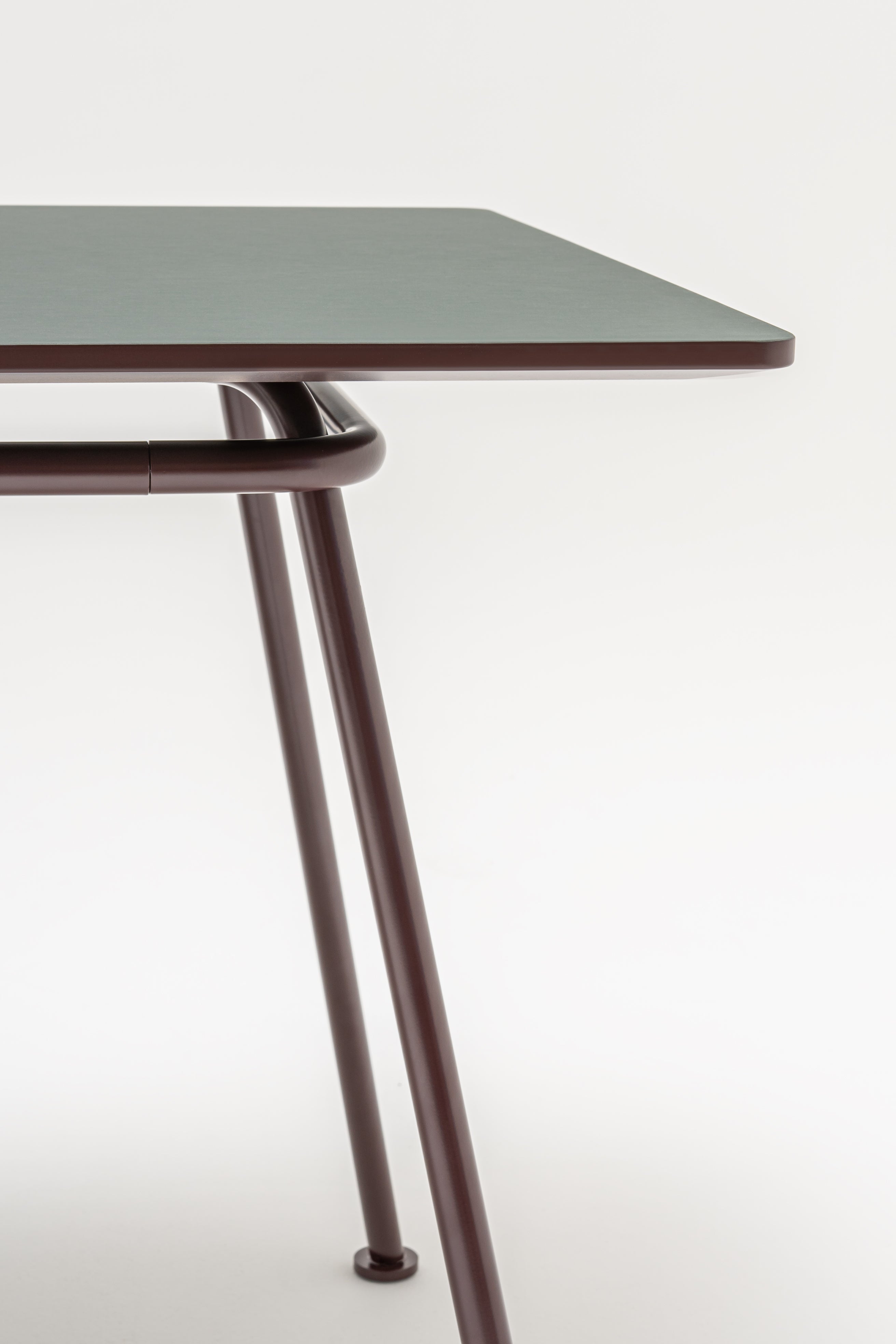 New School Bench table with top access