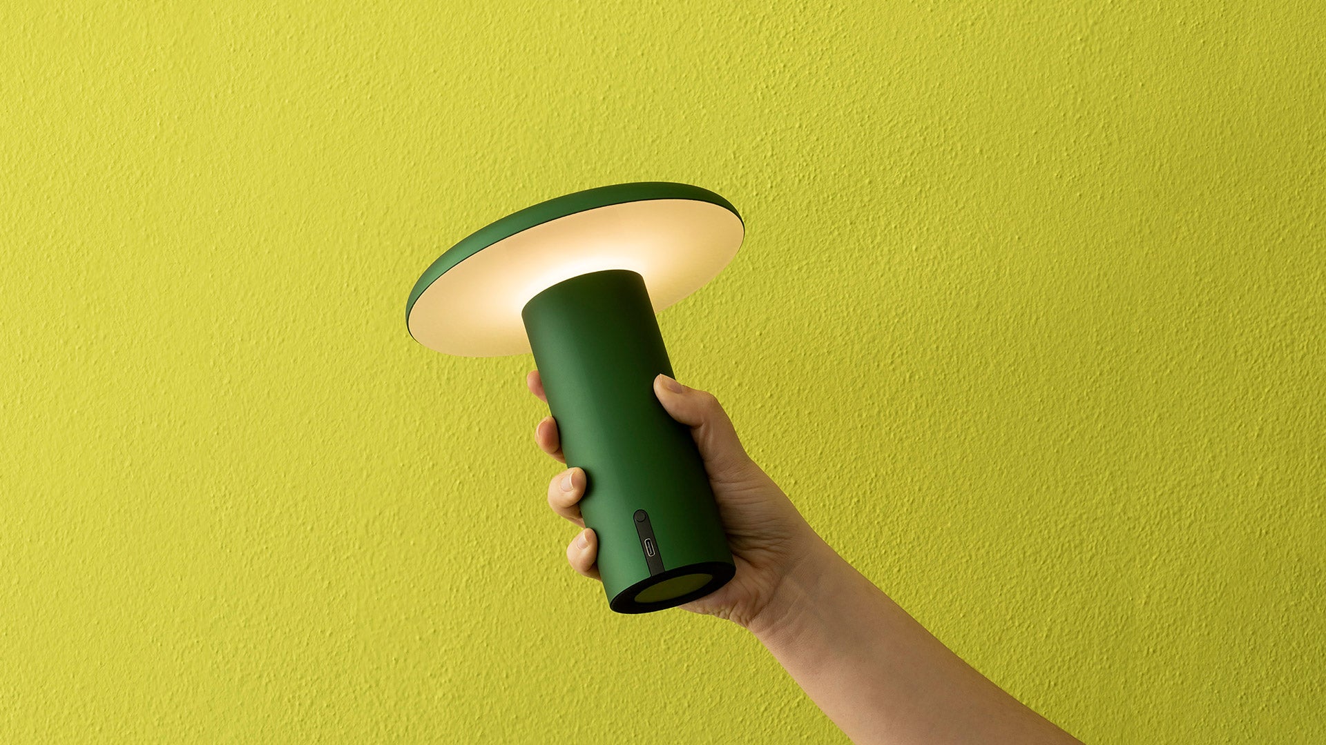Přenosná lampa TAKKU anodizovaná zelená