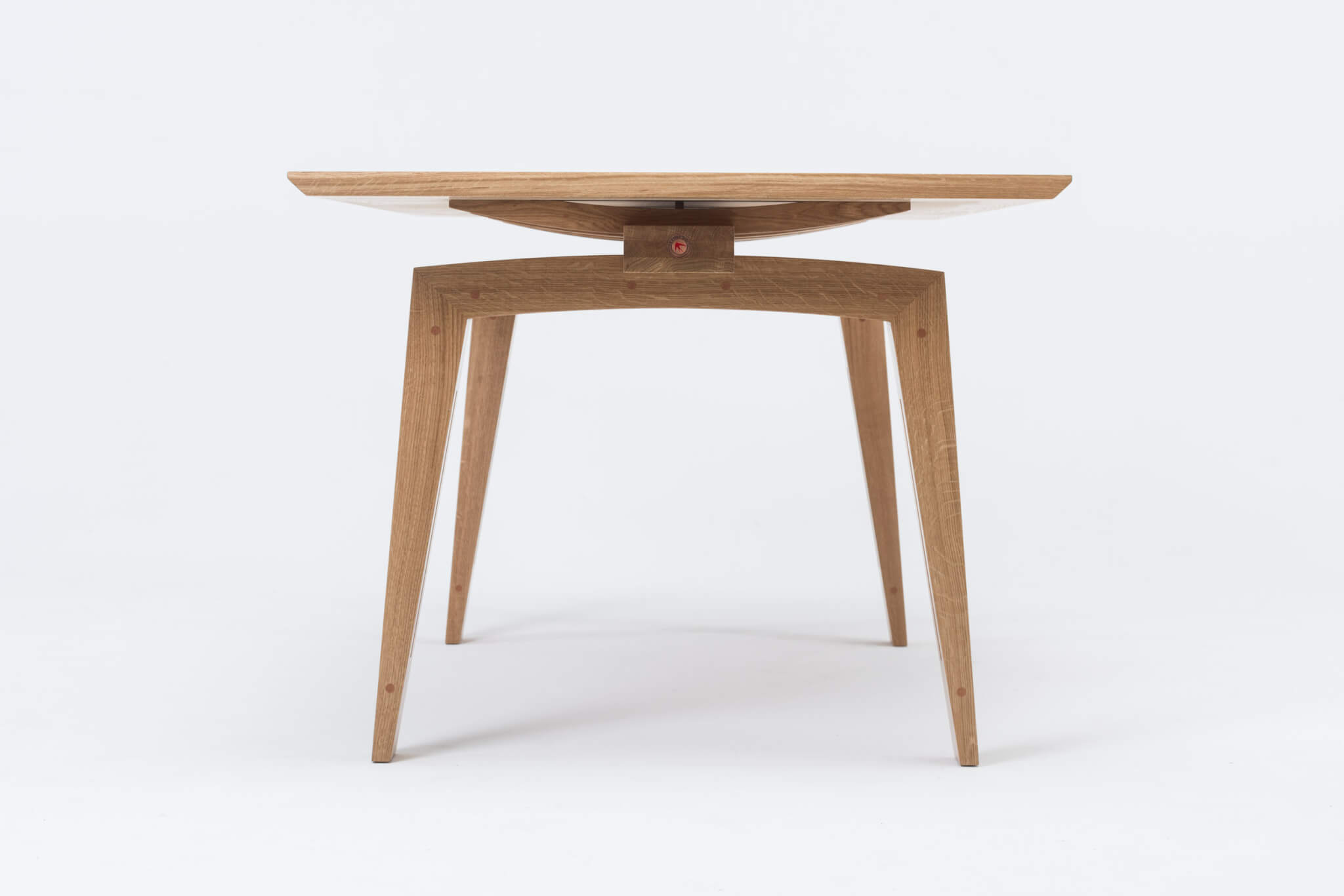 TAMAZO Oak Table