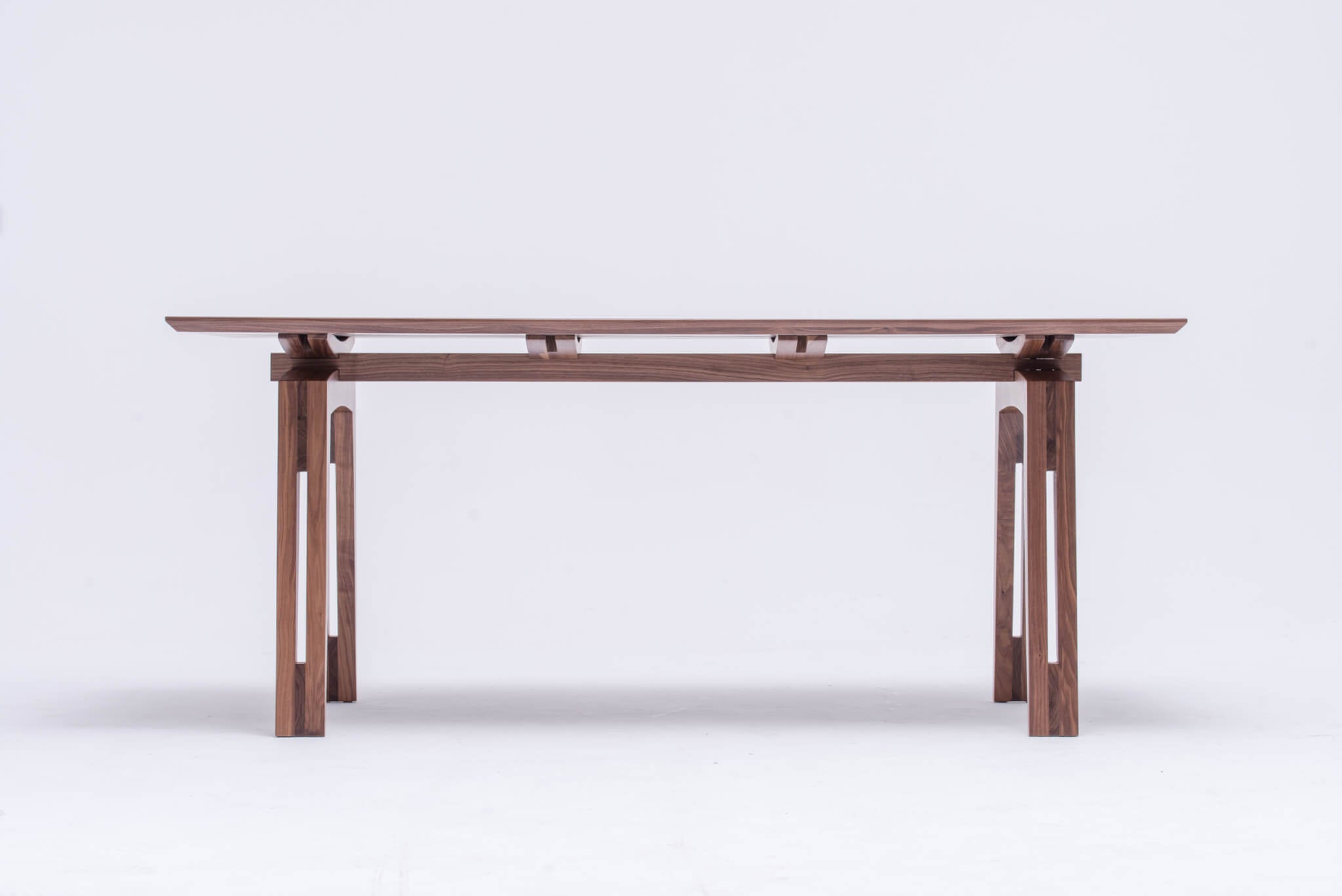 TAMAZO Oak Table