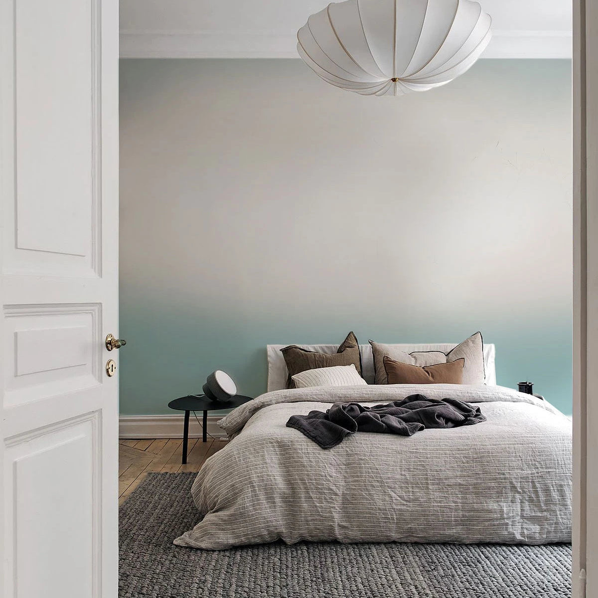 Ombre Mare Gradient Wallpaper Deep Blue with Gray