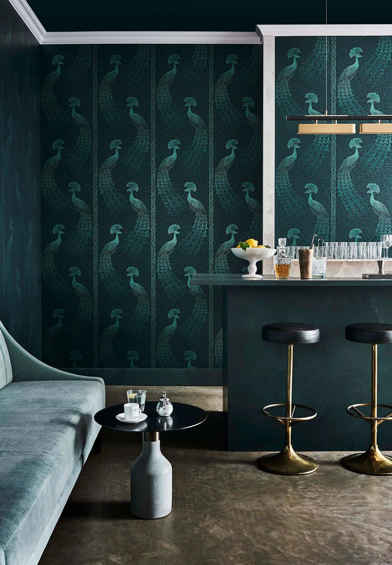 Metallic wallpaper with an animal motif of birds THE PEARWOOD COLLECTION - Pavo Parade silver on blue