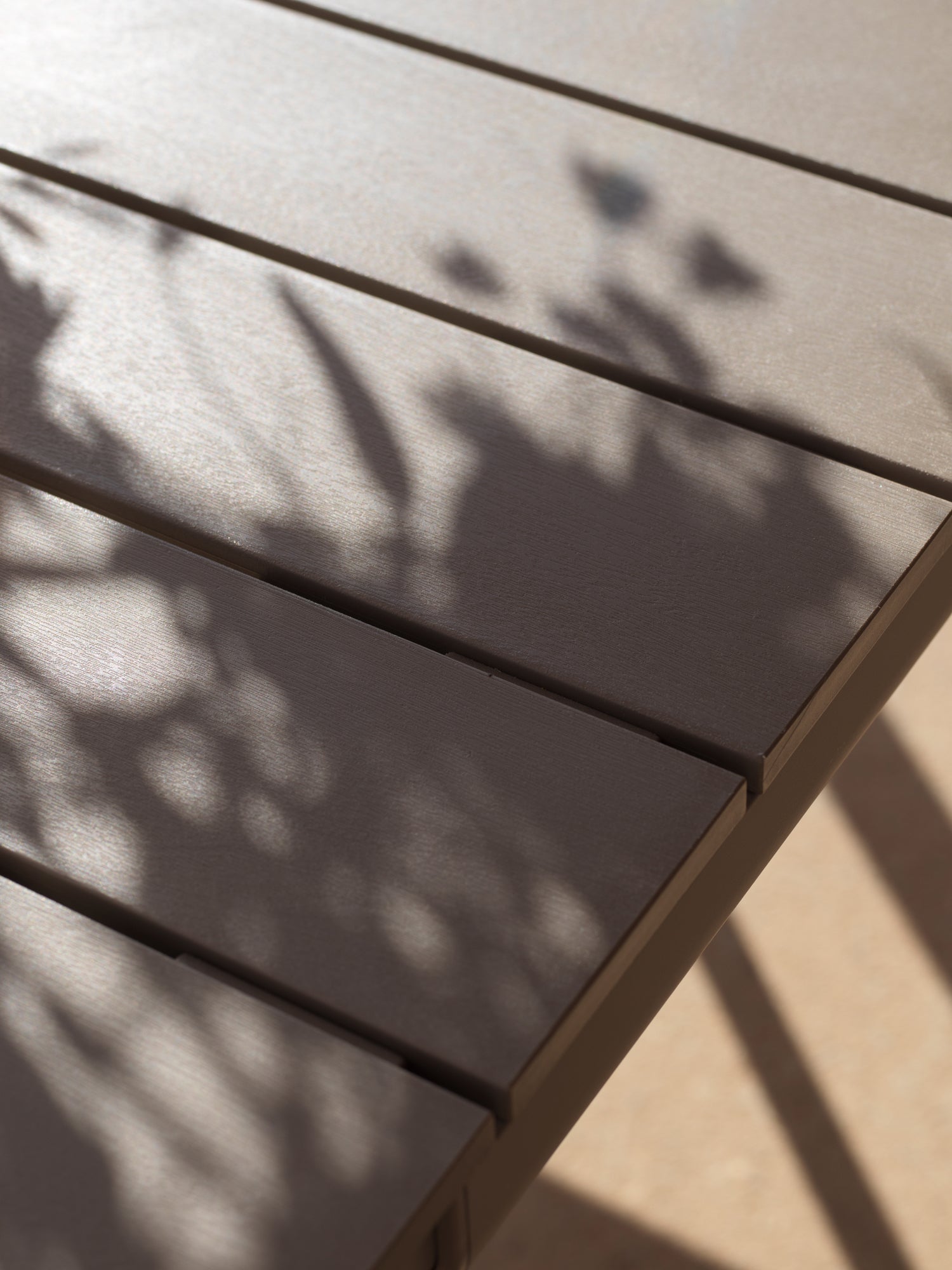 TEVERE taupe extendable outdoor table