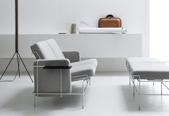 TRAFFIC upholstered bench with a black steel base