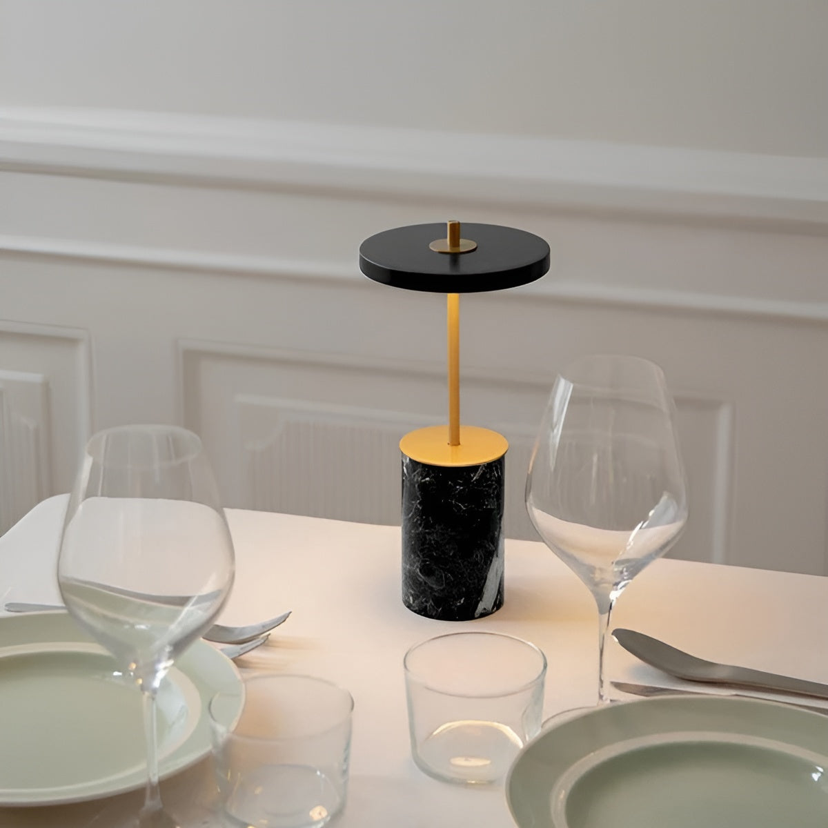 Stolní lampa ASTERIA MOVE MINI černý mramor se zlatým detailem