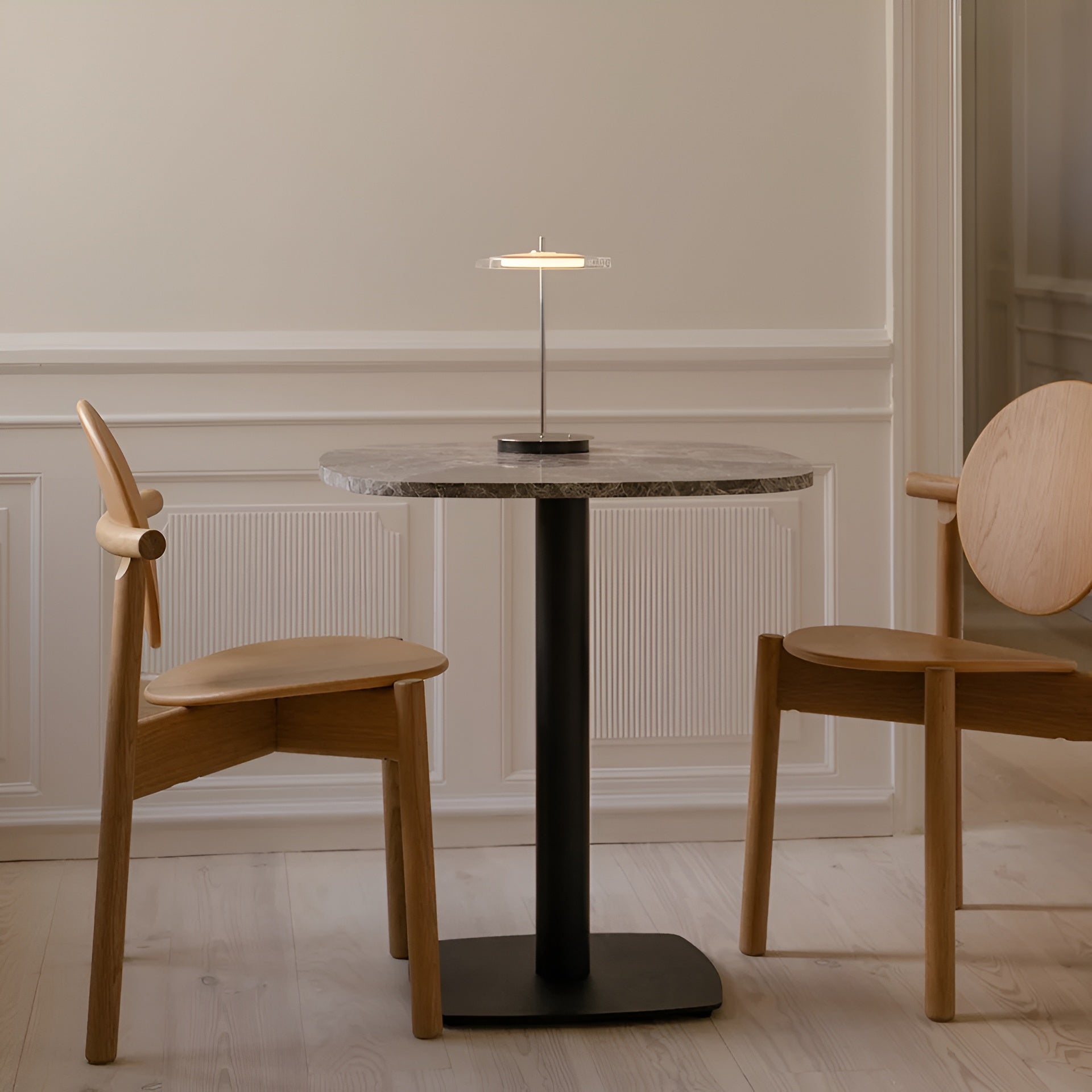 Přenosná lampa ASTERIA GLASS MOVE průhledná se stříbrným podstavcem