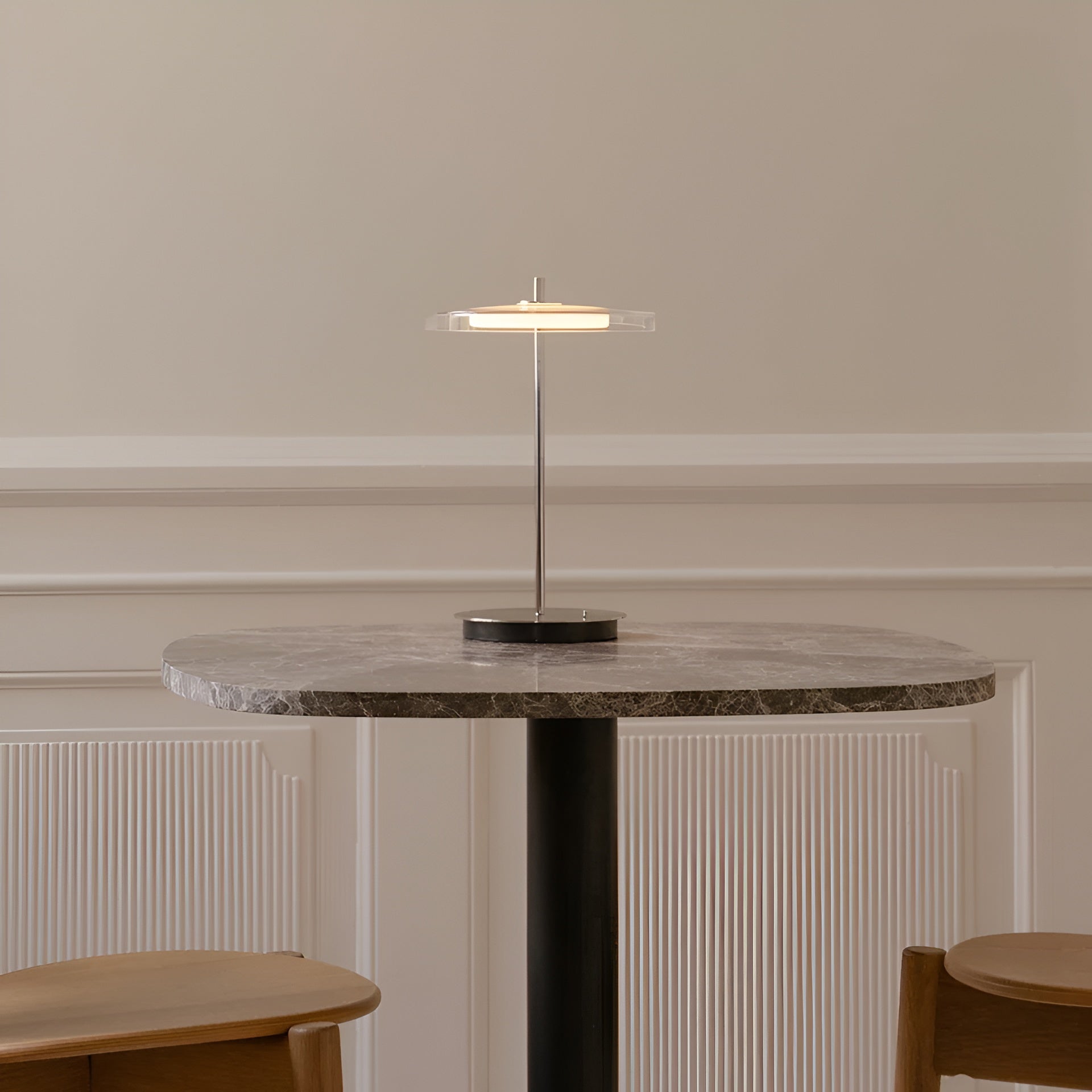 Přenosná lampa ASTERIA GLASS MOVE průhledná se stříbrným podstavcem