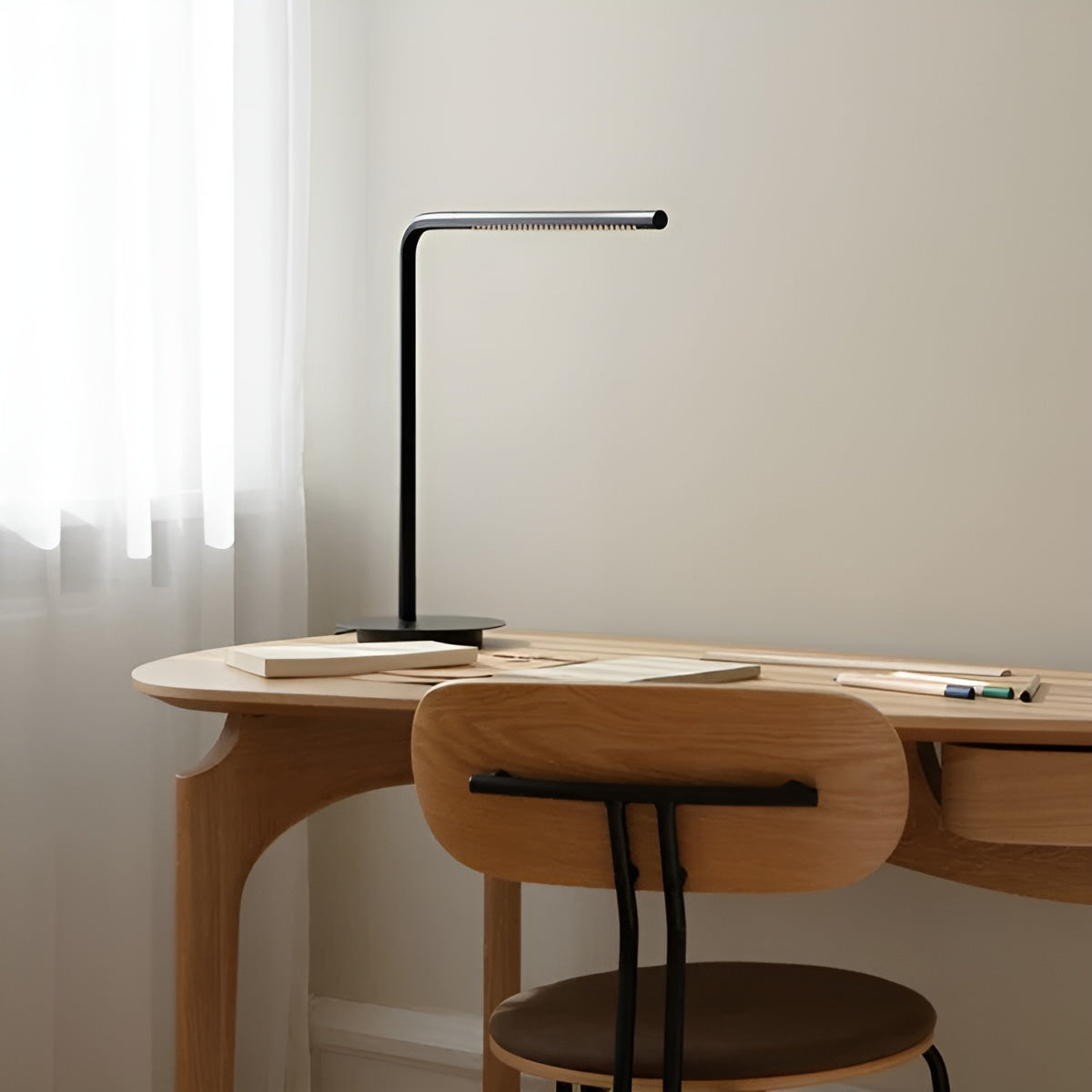OMNI black table lamp