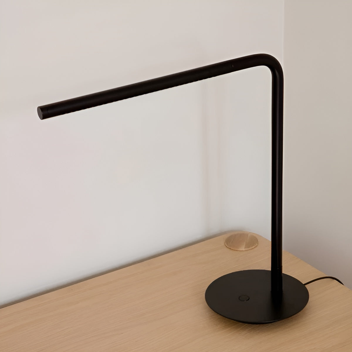 OMNI black table lamp