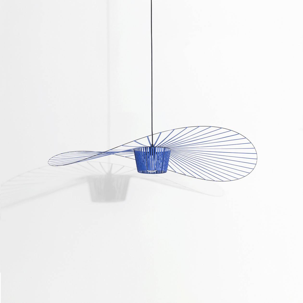 Lampa wisząca VERTIGO niebieski – Petite Friture