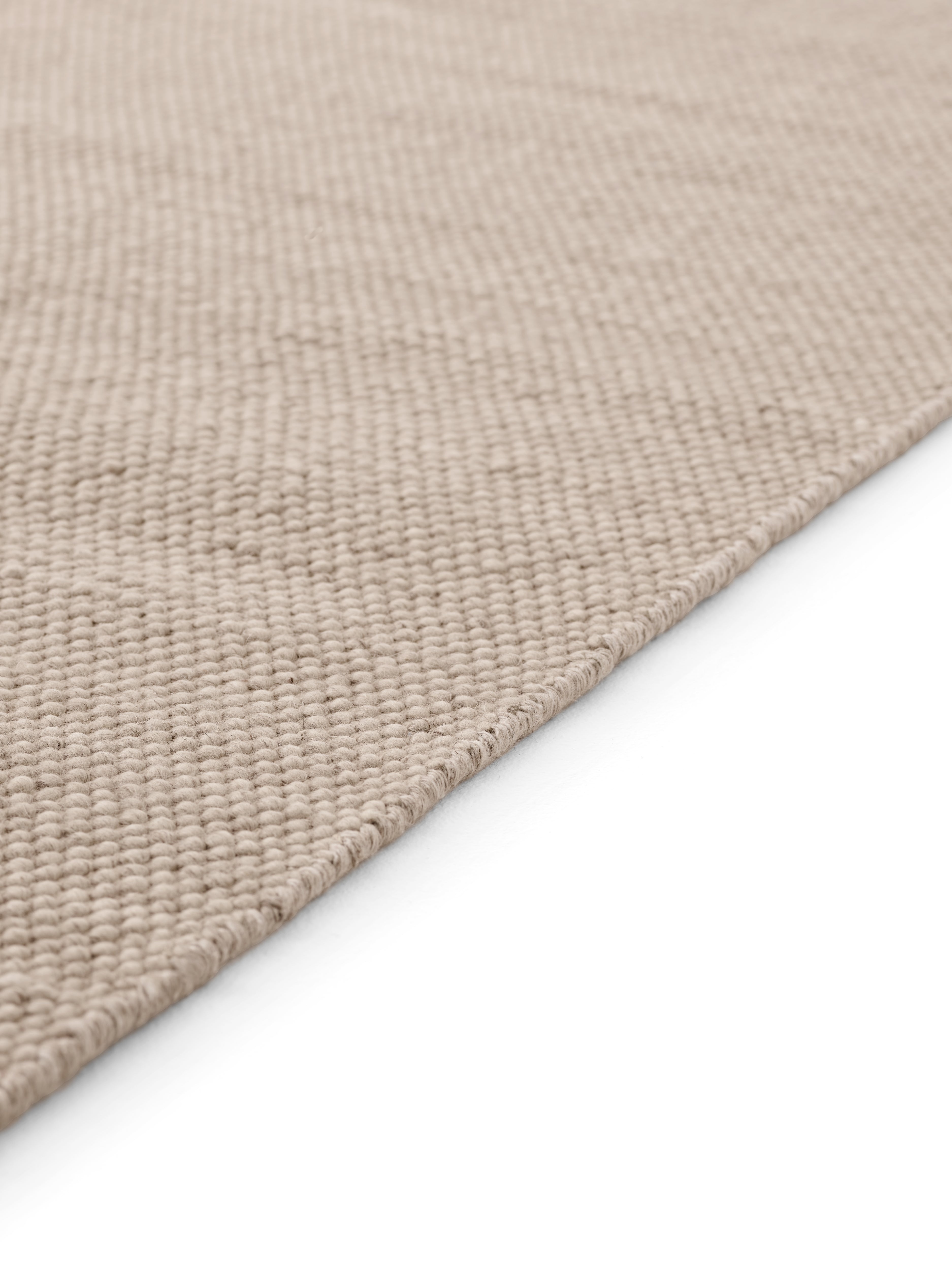 Rug 143 beige wool