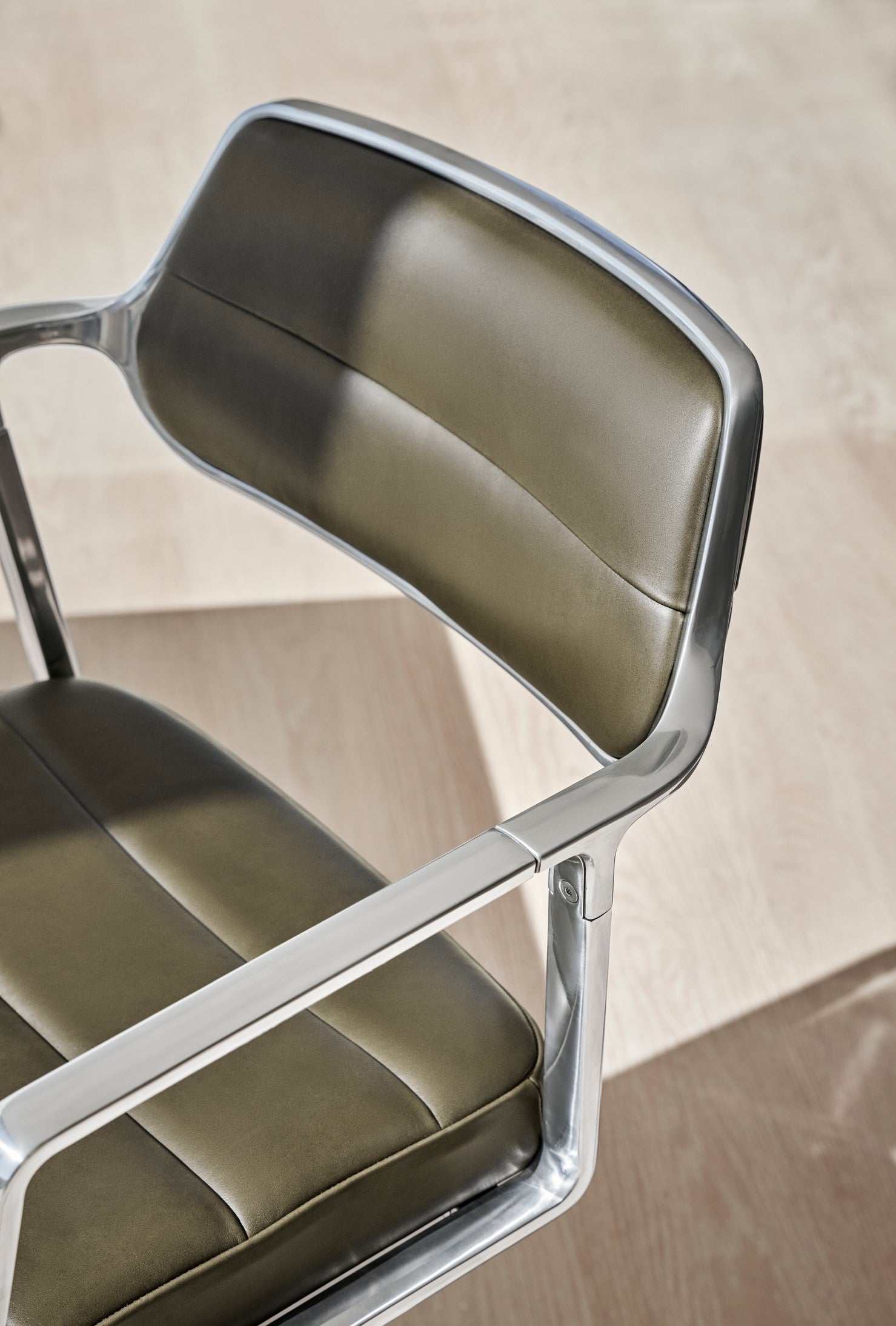 Office chair 453+ black leather with black metal base