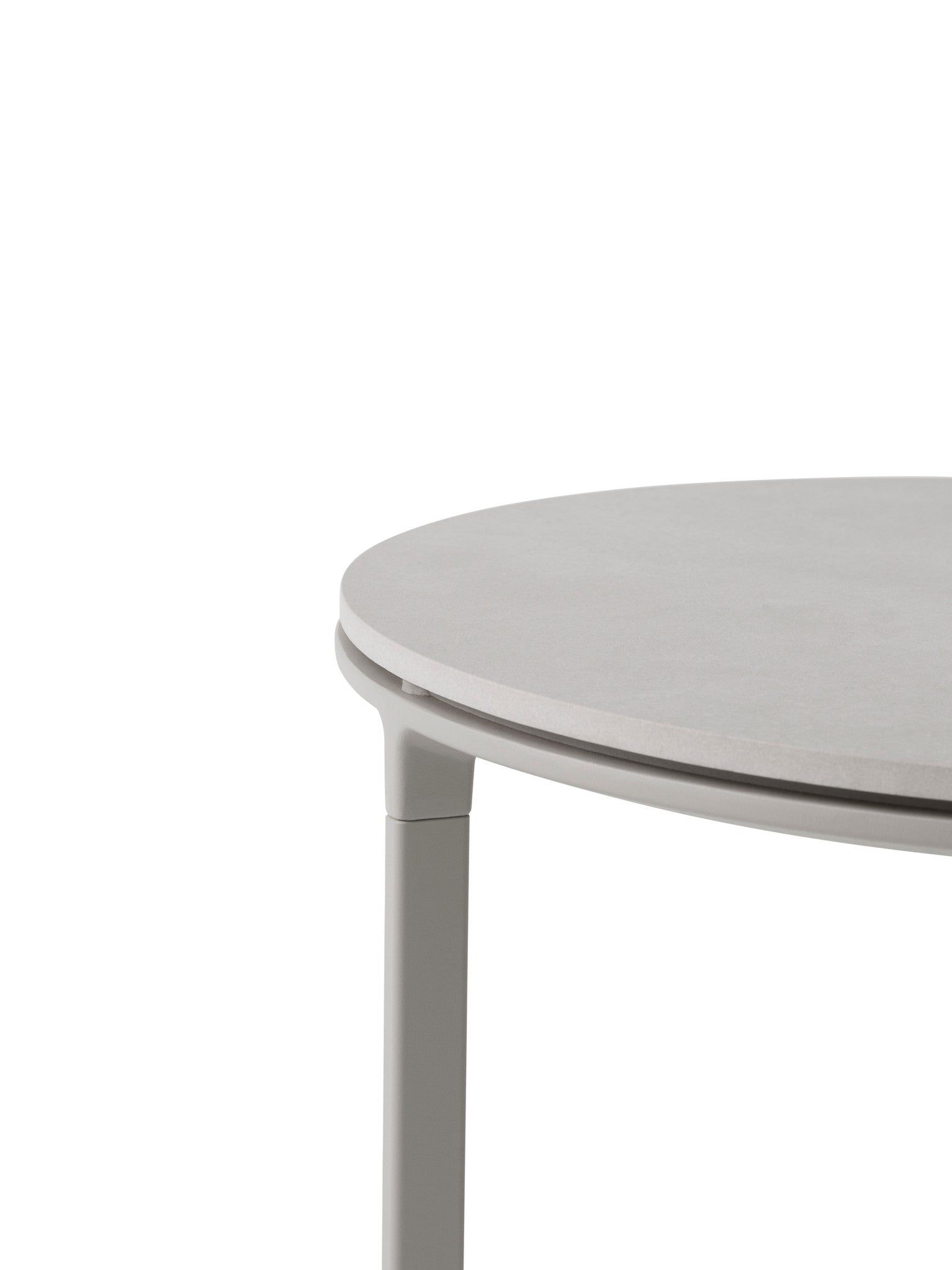Stolik kawowy zewnętrzny 714 jasnoszary z ceramicznym blatem na taras i do ogrodu – styl minimalistyczny