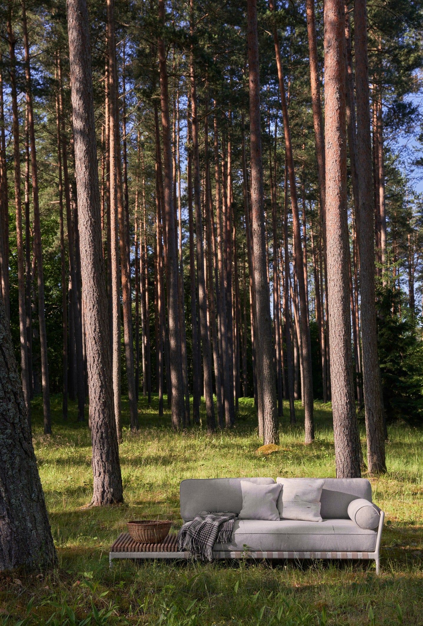 Sofa zewnętrzna 2-osobowa prawostronna 720 jasnoszary – drewno, Vipp