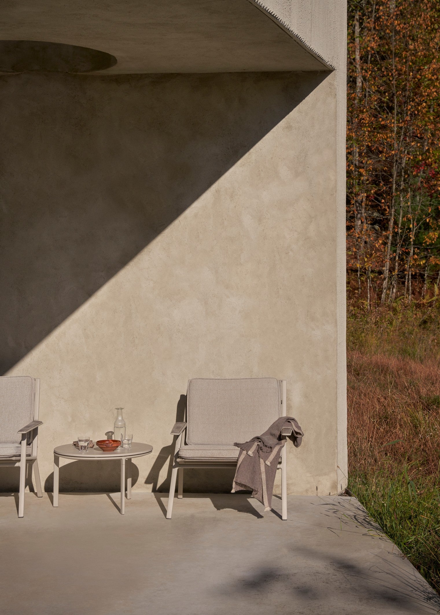 Stolik kawowy zewnętrzny 714 jasnoszary z ceramicznym blatem – ceramika