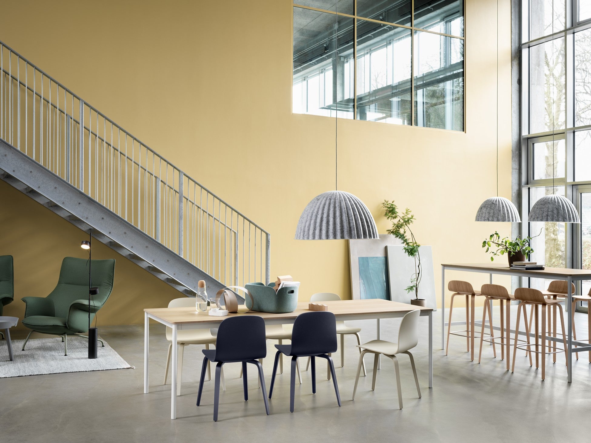 VISU Chair in Navy Blue