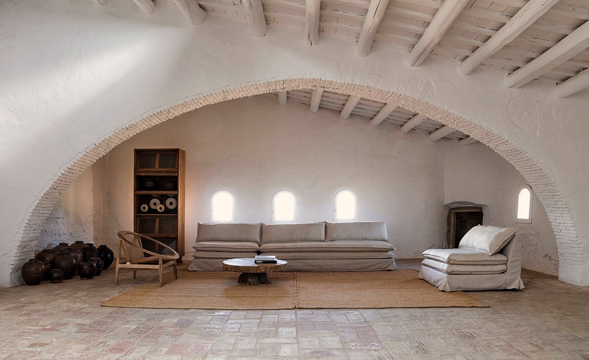 Vitrína BACKLYN z recyklovaného teakového dřeva