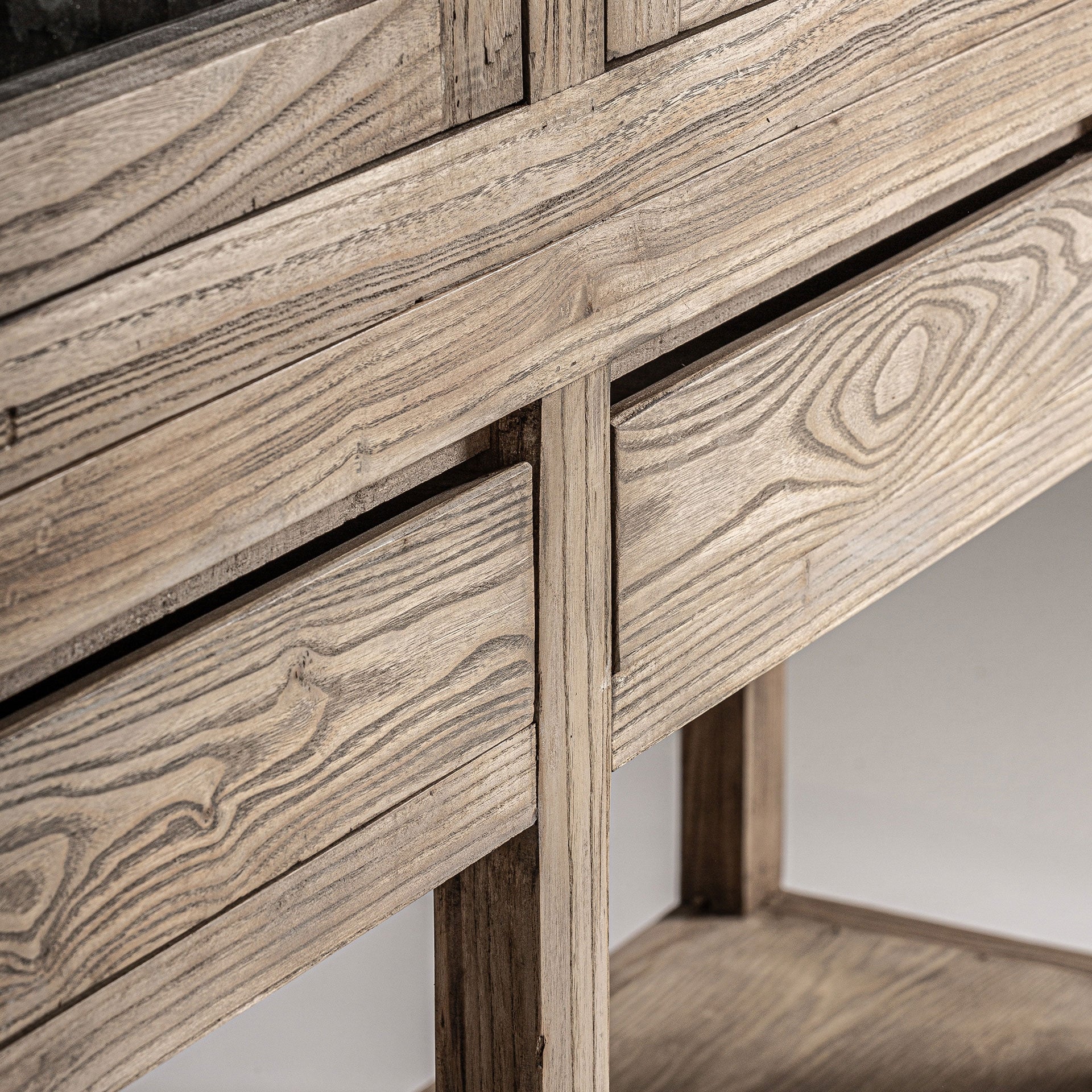 Vitrína MASEIN dřevo osiky