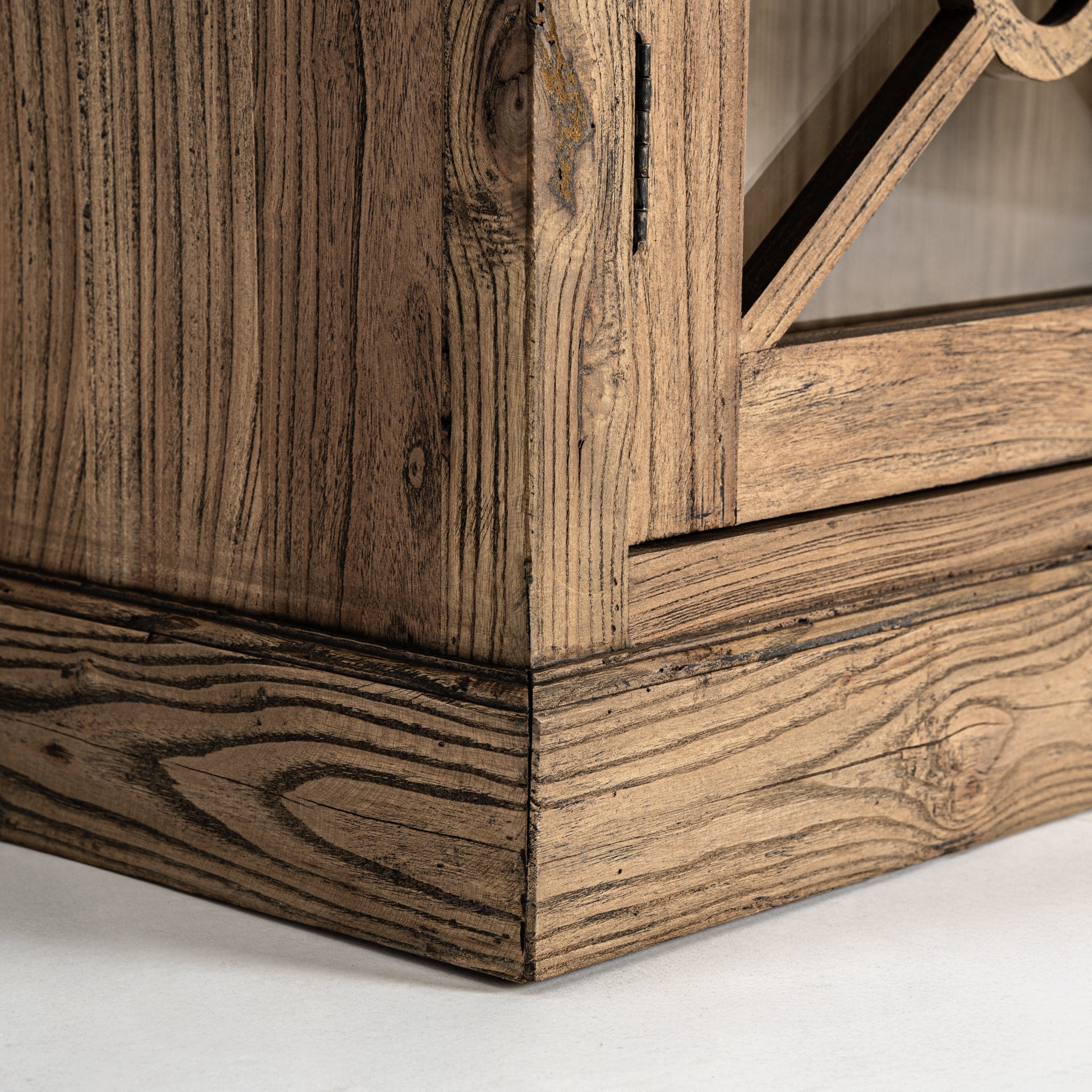 NORVIK Display Cabinet in Elm Wood