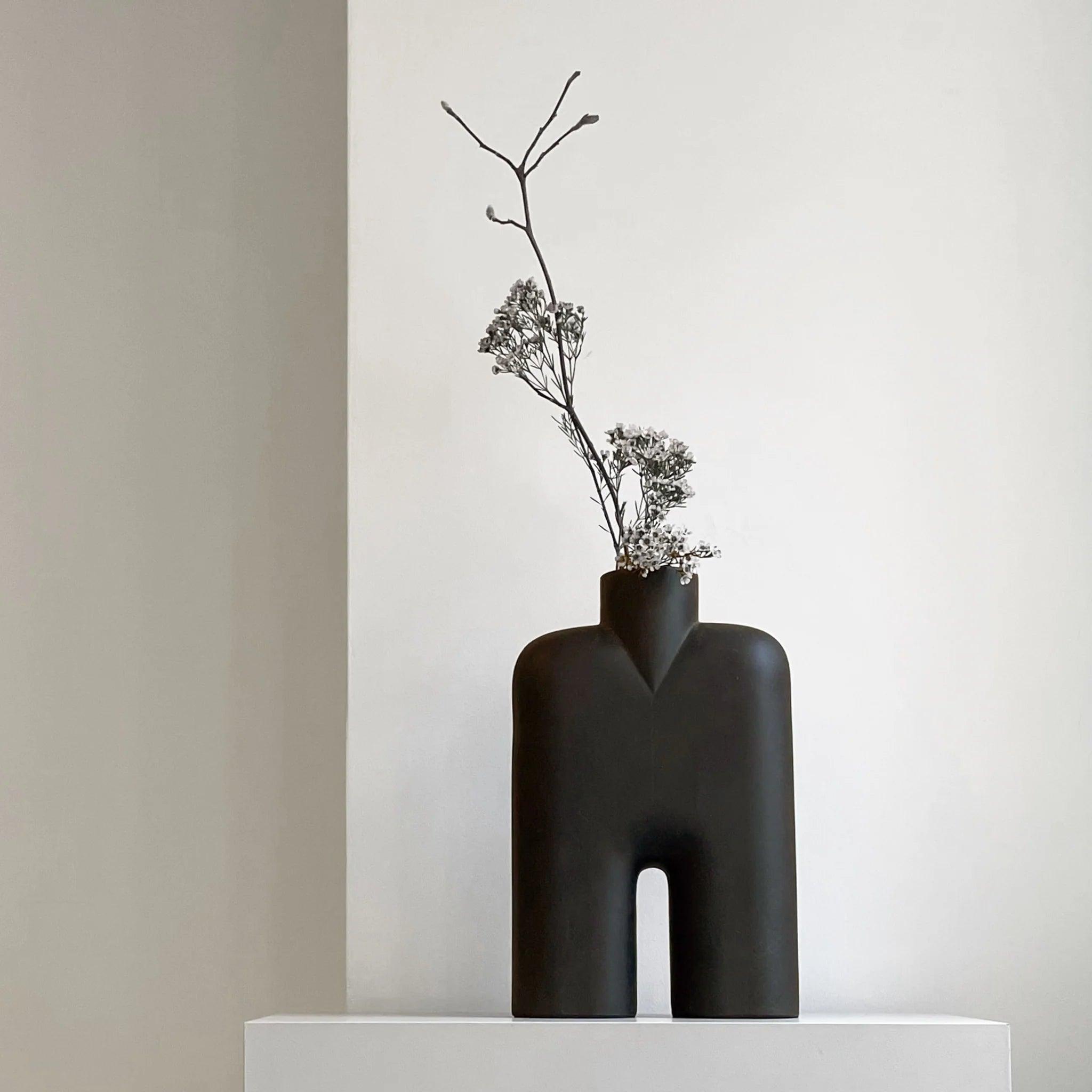 Wazon COBRA TALL ciemnobrązowy 101 Copenhagen Eye on Design