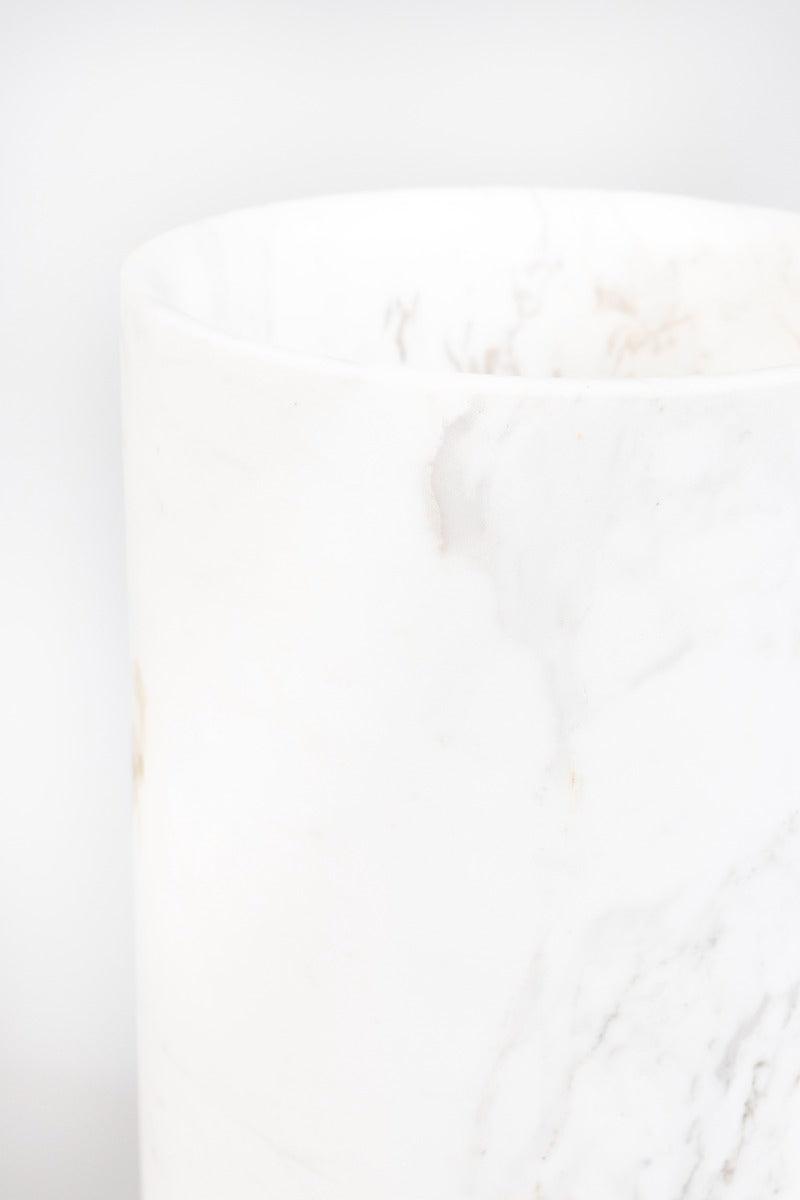 Wazon FAJEN biały marmur Zuiver Eye on Design