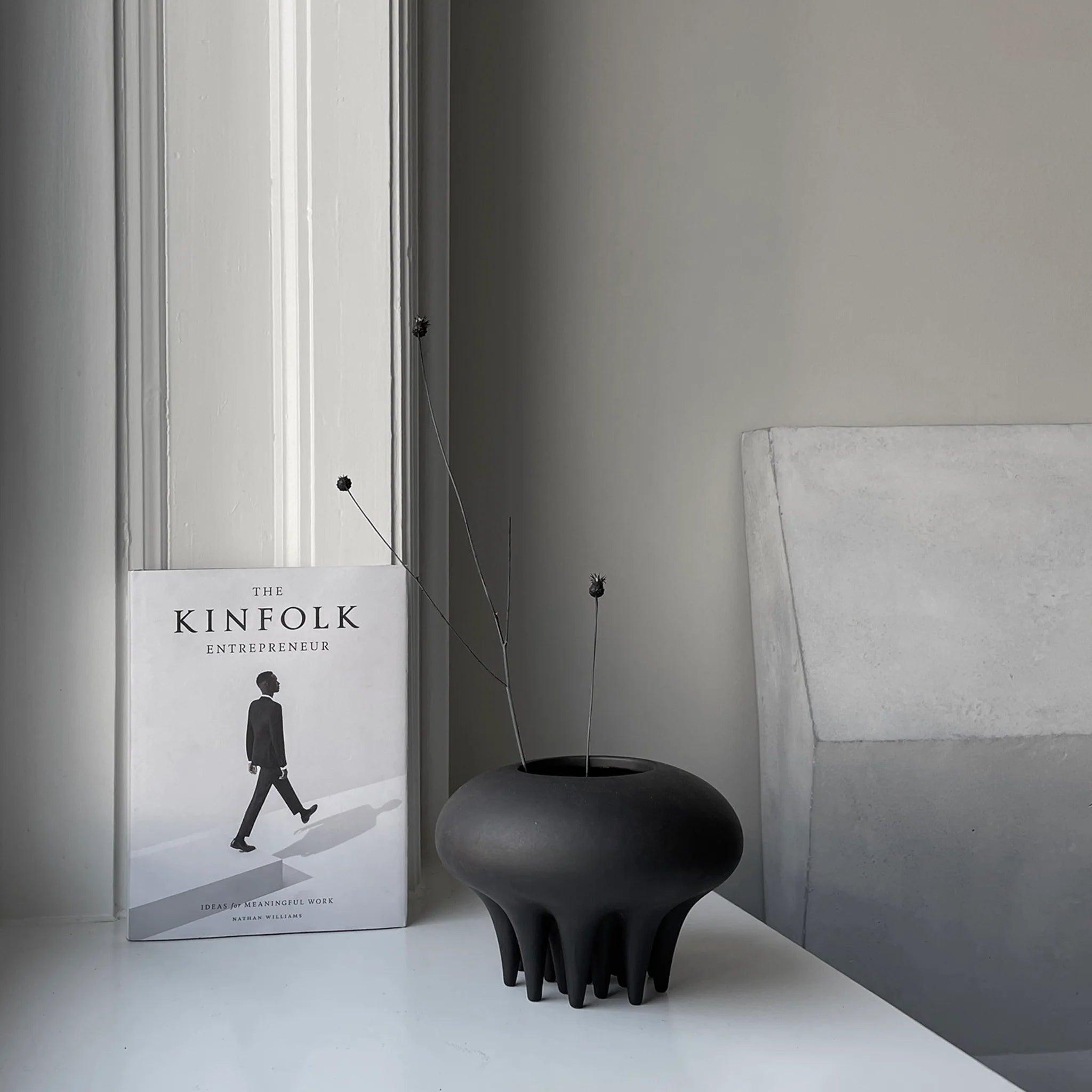 Wazon MEDUSA ciemnobrązowy 101 Copenhagen Eye on Design