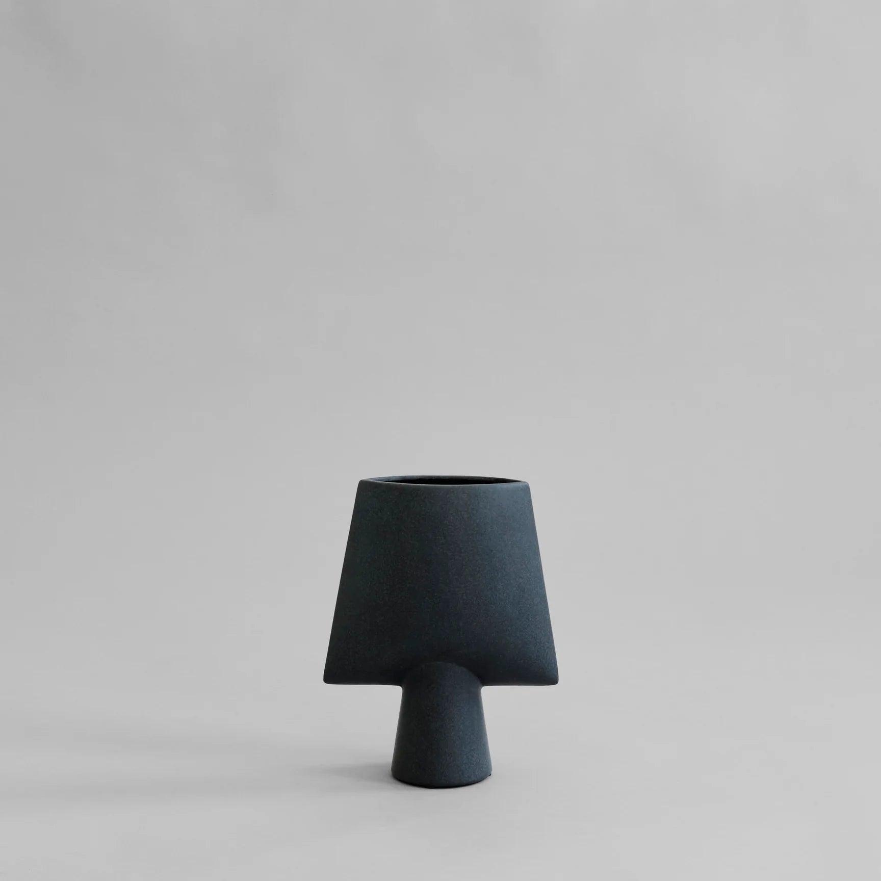 Wazon SPHERE SQUARE czarny 101 Copenhagen Eye on Design