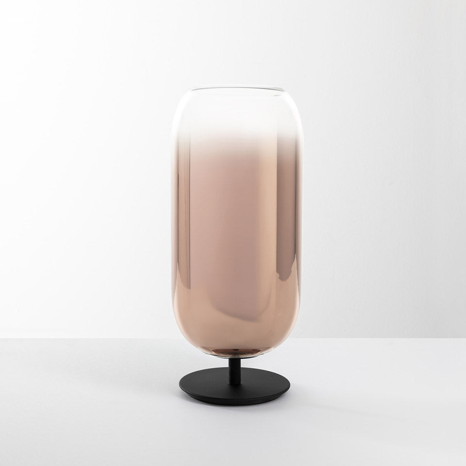 Stolní lampa GOPLE měděná s černým podstavcem