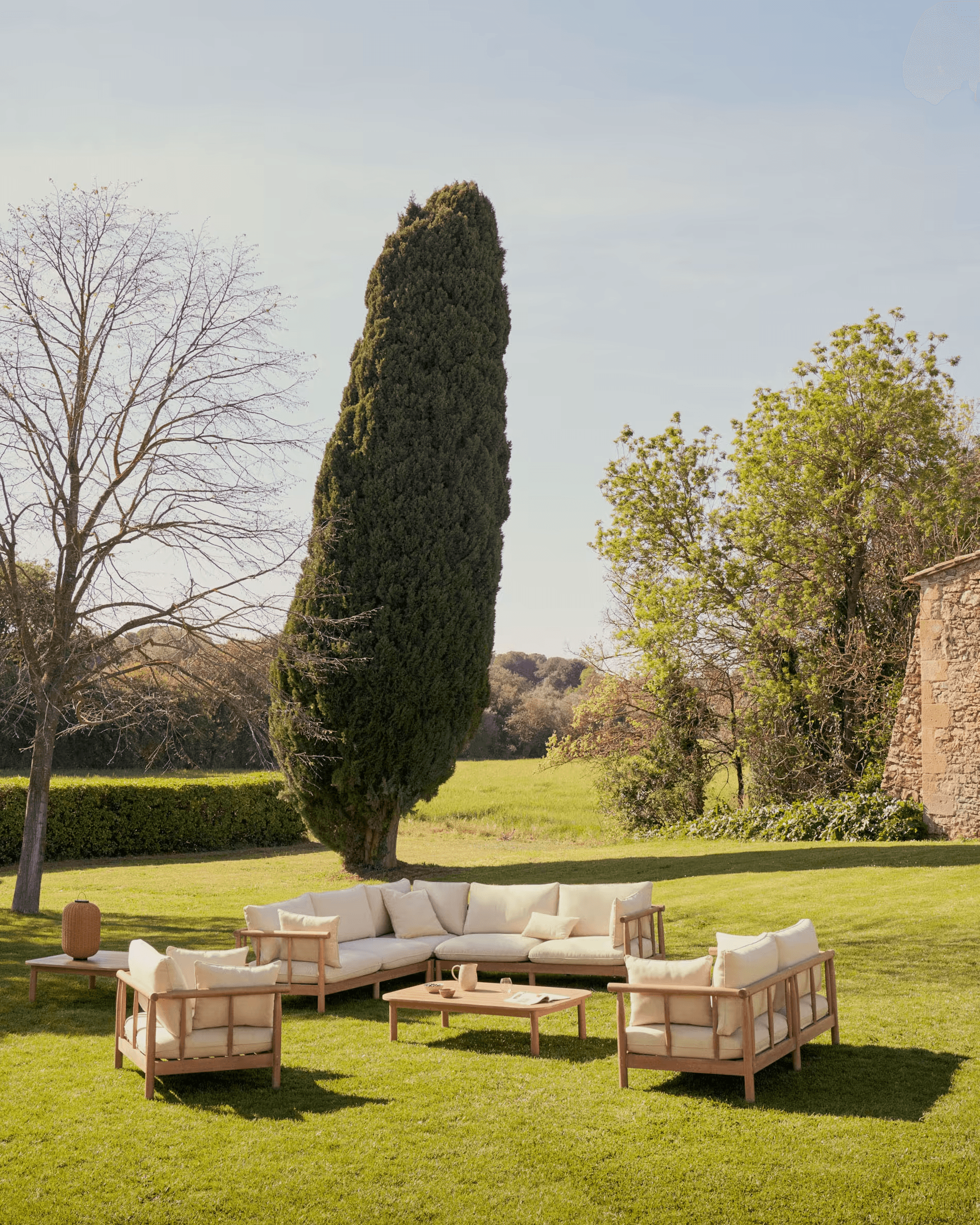 Zestaw ogrodowy z narożnikiem SACOVA lite drewno eukaliptusowe La Forma Eye on Design