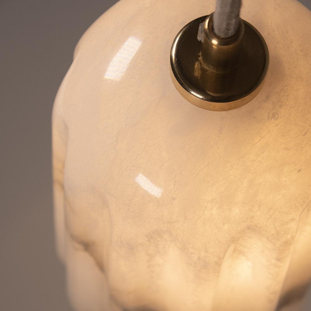 Żyrandol alabastrowy URANIA mosiężny Embassy Interiors Eye on Design