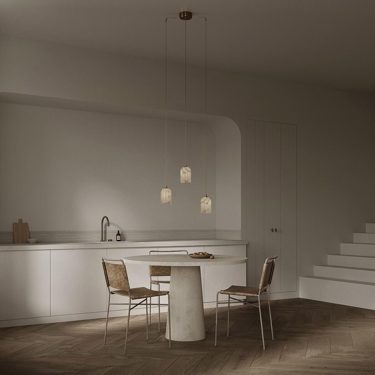 Żyrandol alabastrowy URANIA mosiężny Embassy Interiors Eye on Design