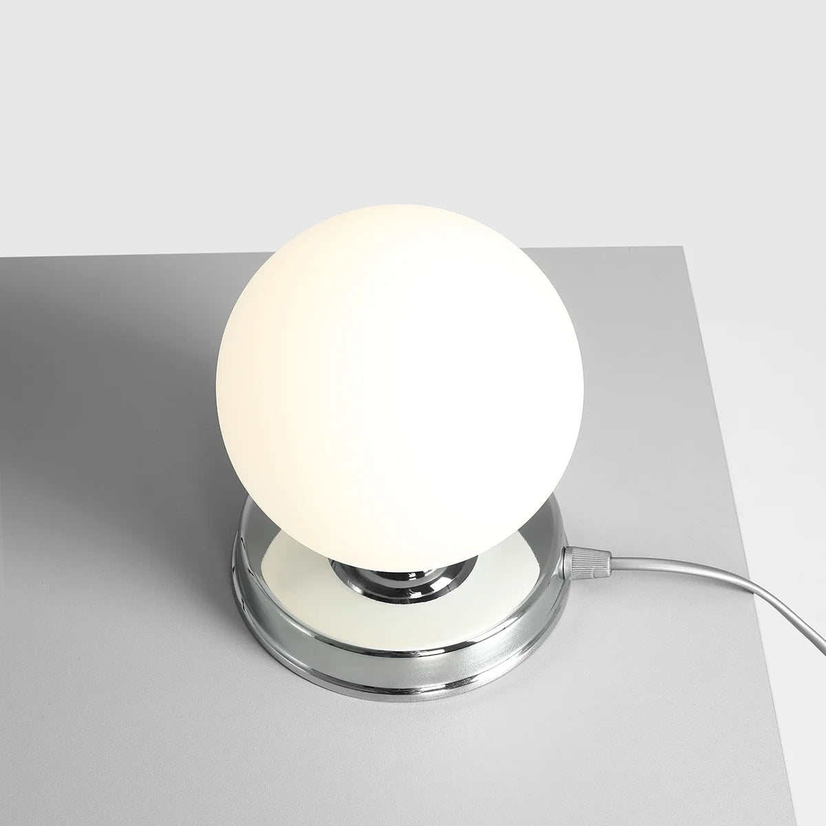 Lampa biurkowa BALL chromowany Artera S Eye on Design